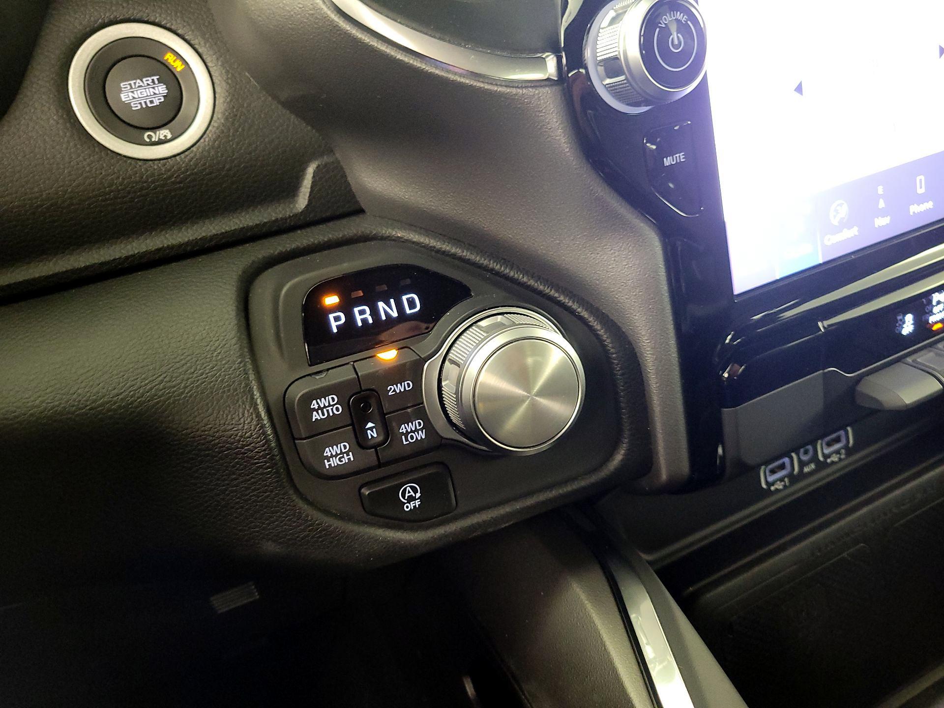 Thumbnail: 2025 RAM 1500 - 18