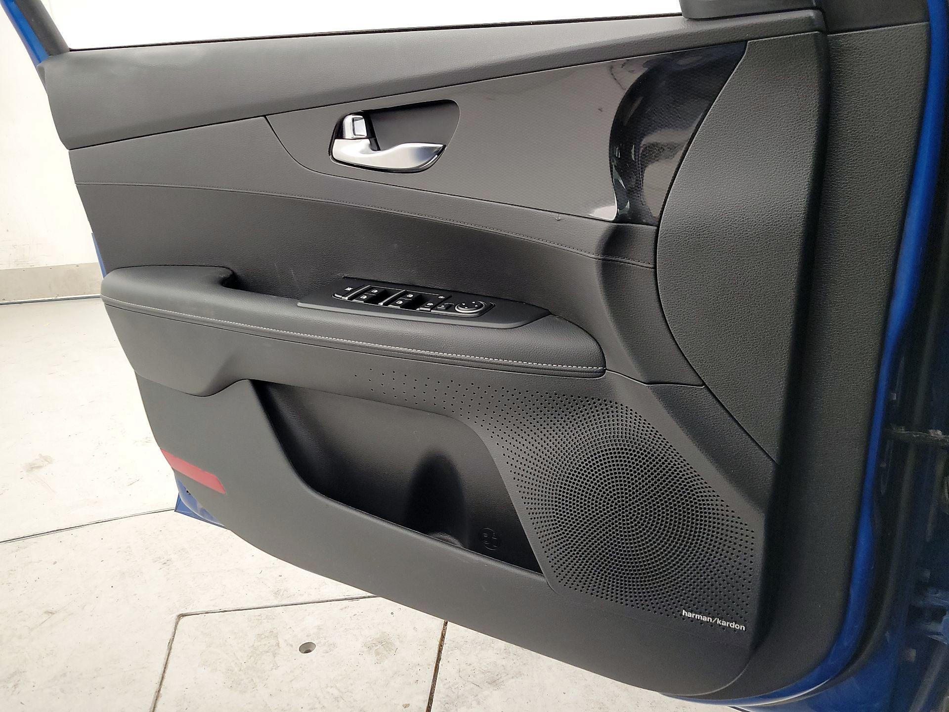 Thumbnail: 2022 Kia Forte - 12