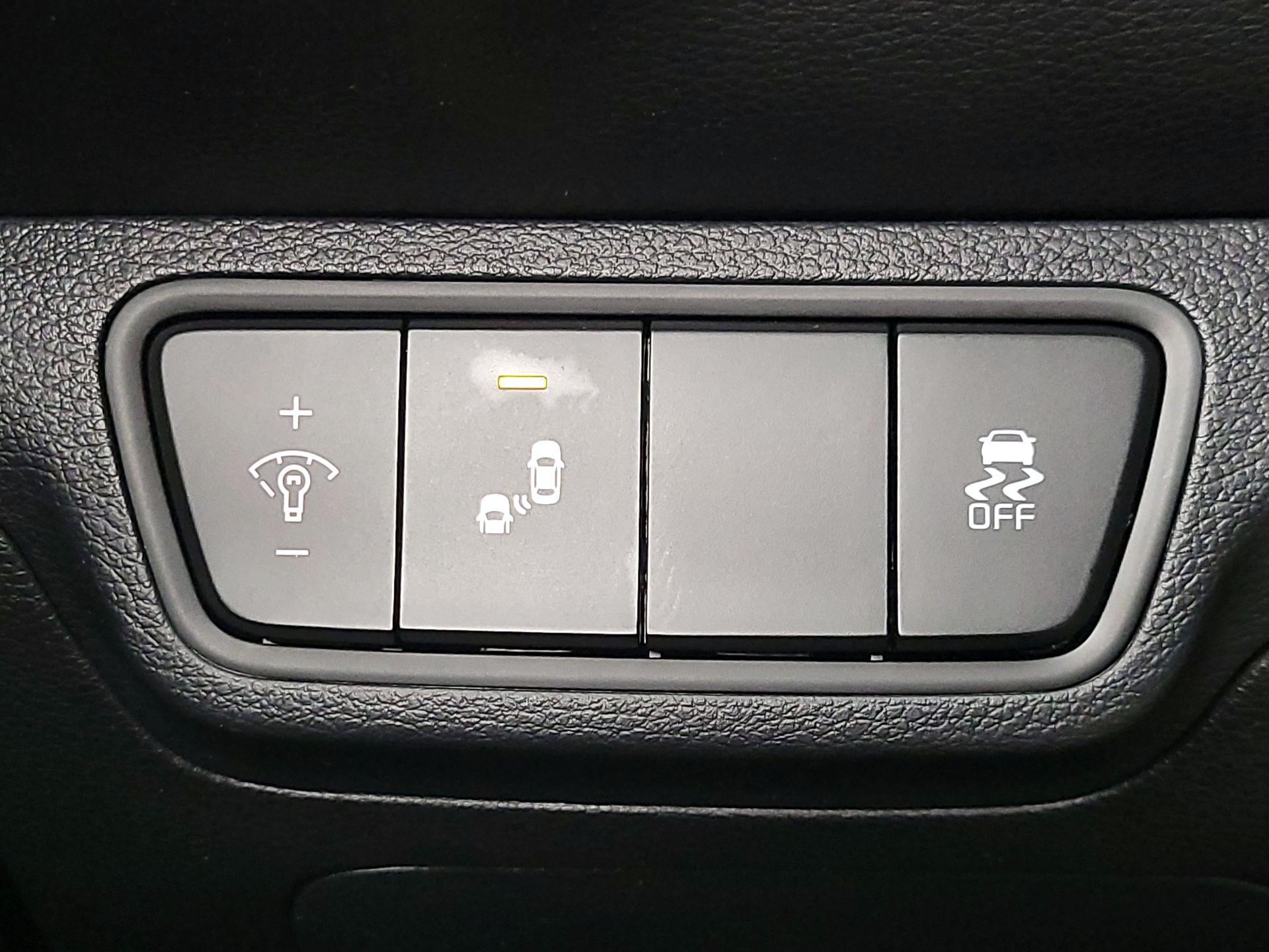 Thumbnail: 2022 Kia Forte - 13