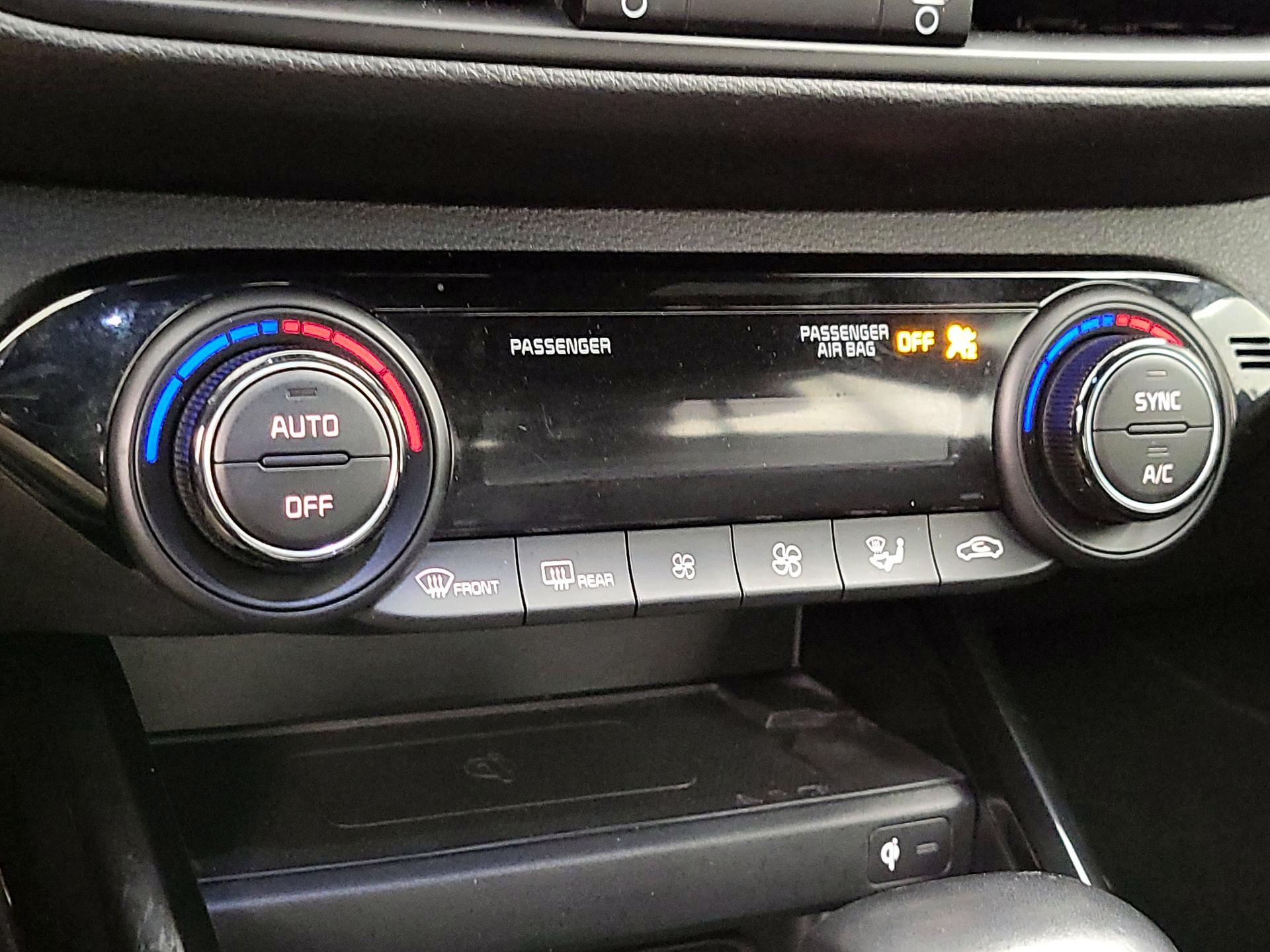 Thumbnail: 2022 Kia Forte - 17