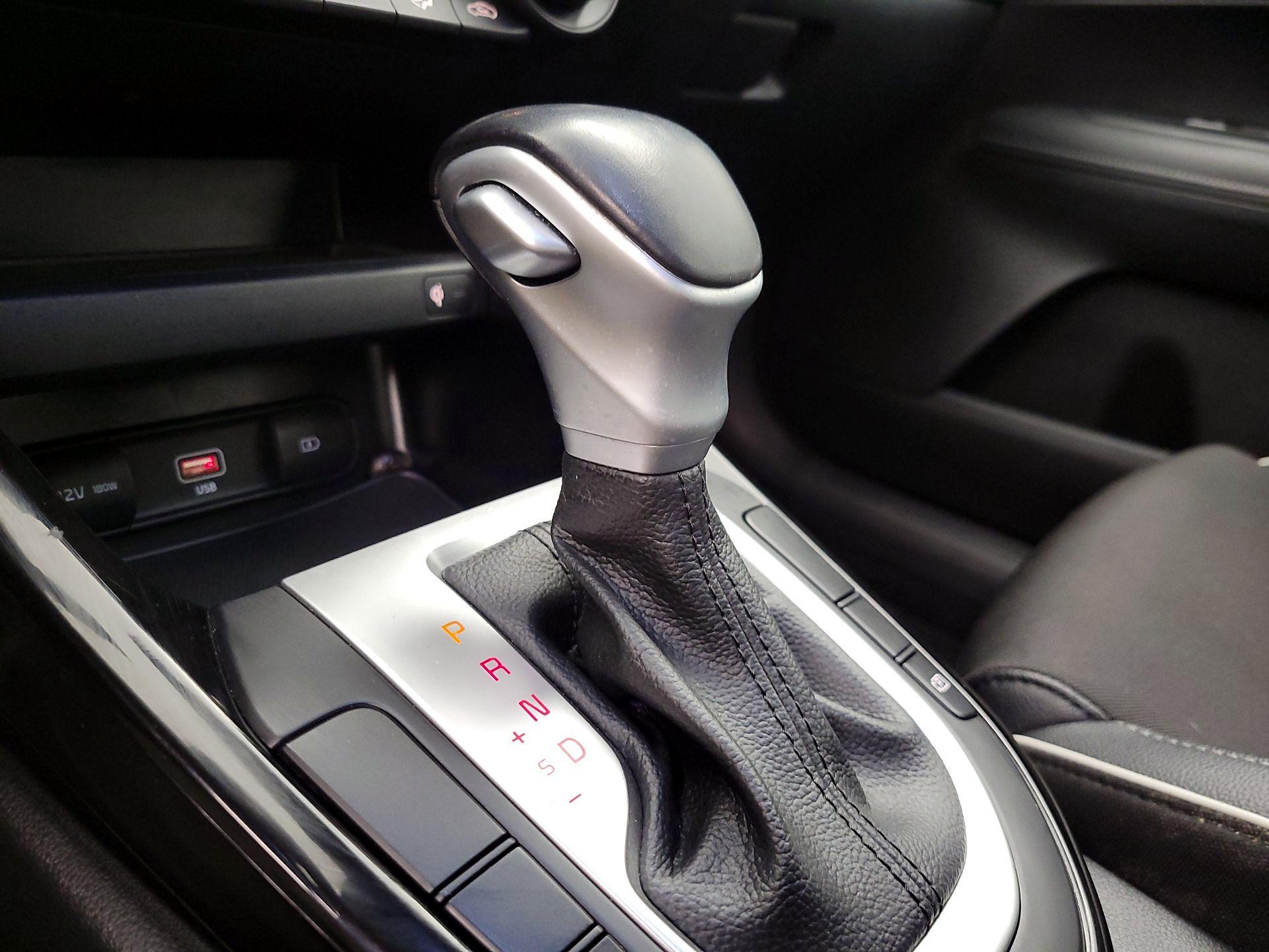 Thumbnail: 2022 Kia Forte - 18