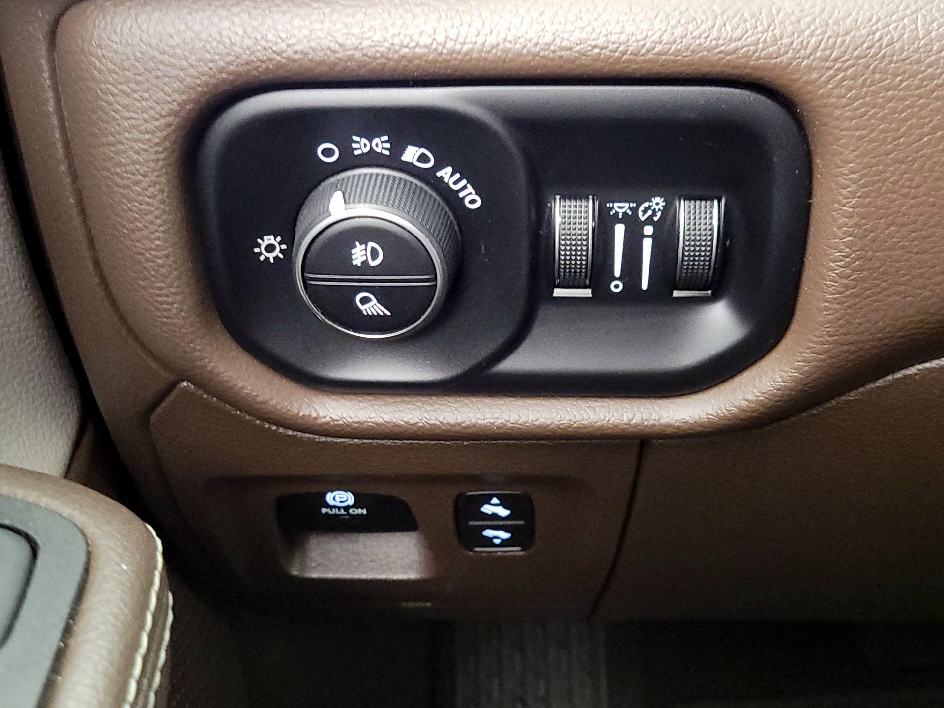 Thumbnail: 2025 RAM 1500 - 13