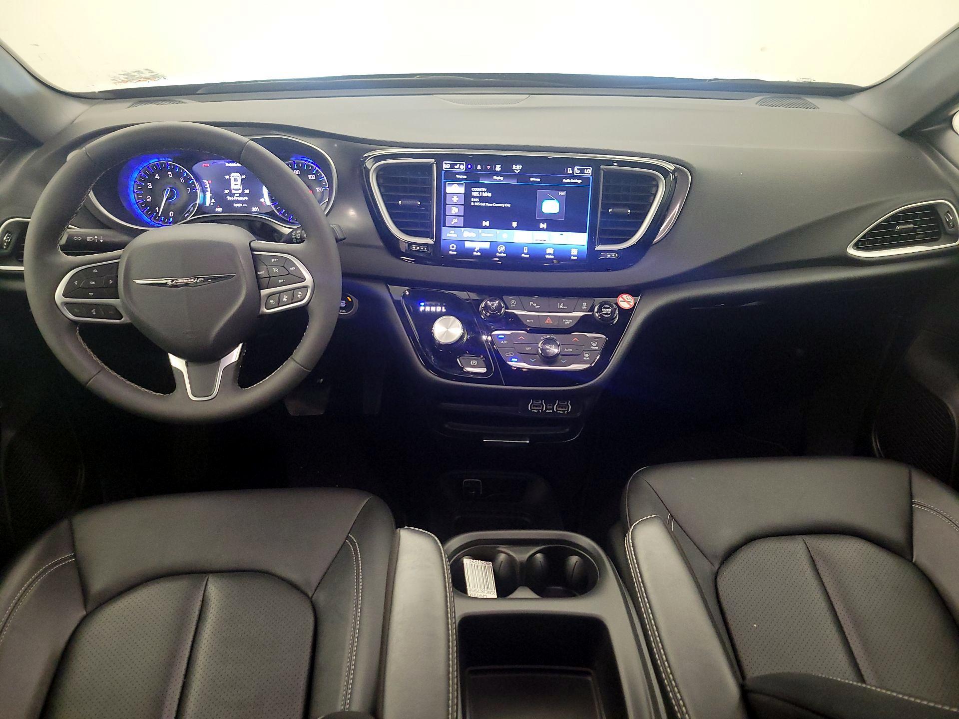 Thumbnail: 2025 Chrysler Pacifica - 9