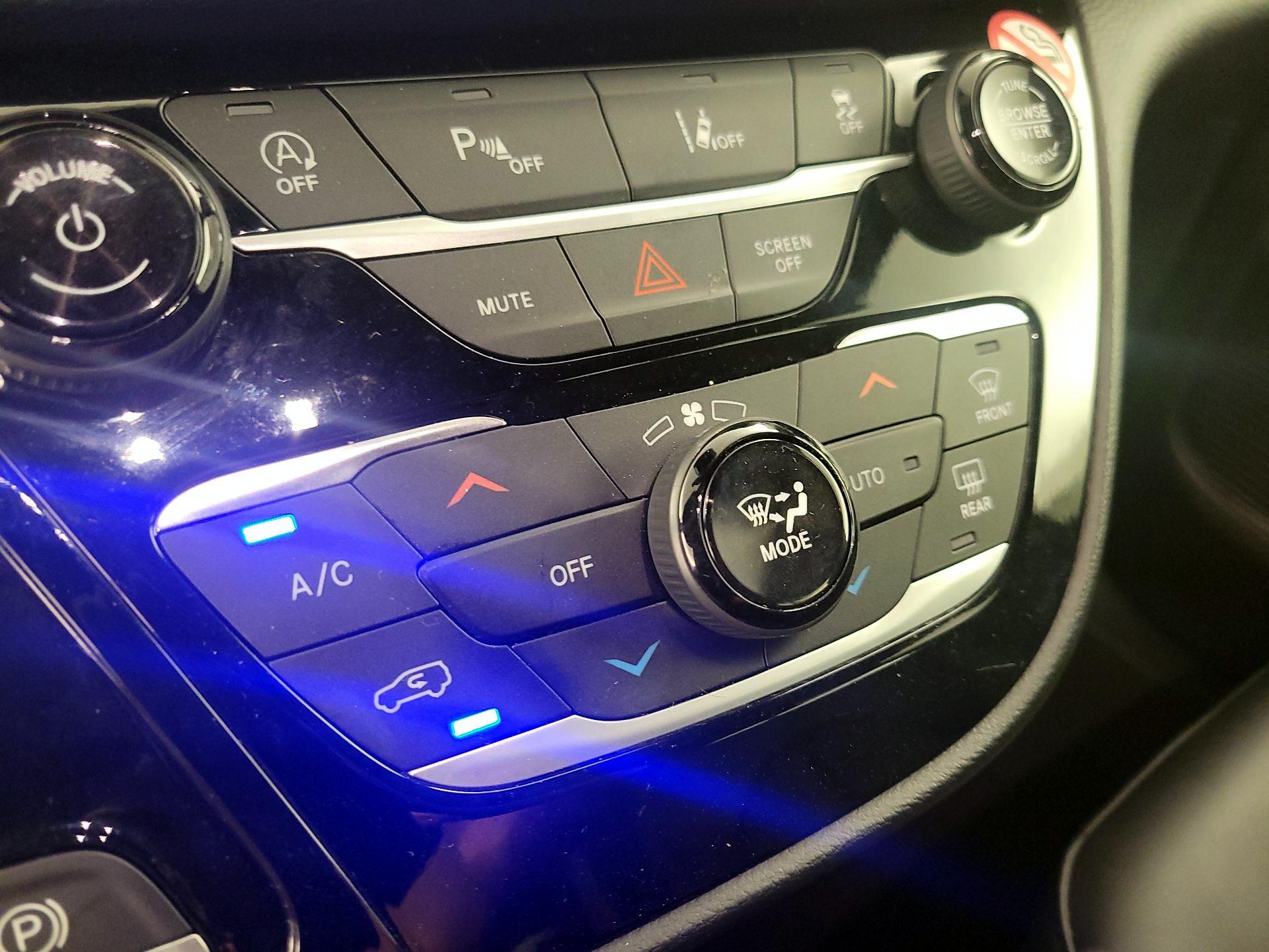 Thumbnail: 2025 Chrysler Pacifica - 16