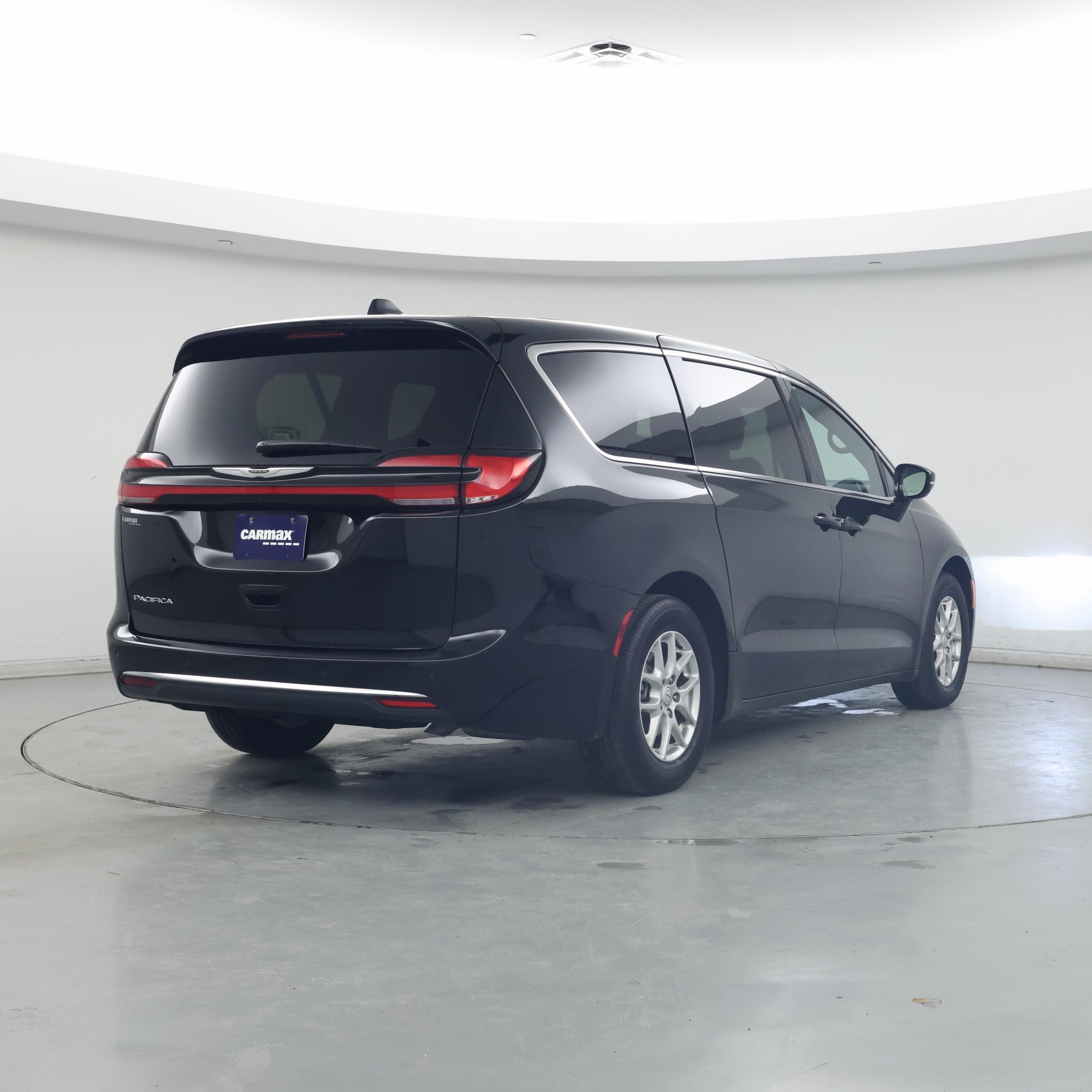 Thumbnail: 2025 Chrysler Pacifica - 8