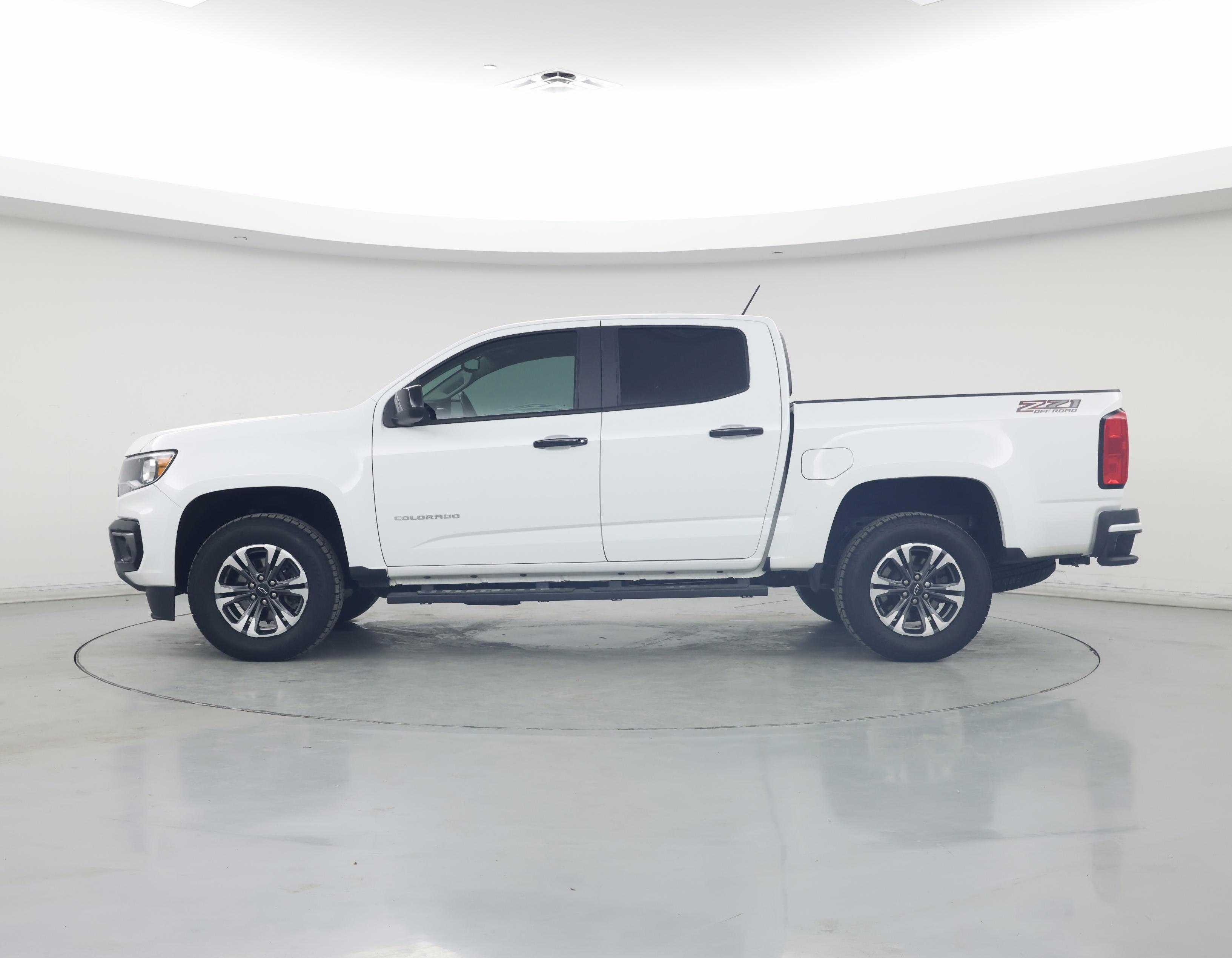 Thumbnail: 2022 Chevrolet Colorado - 3