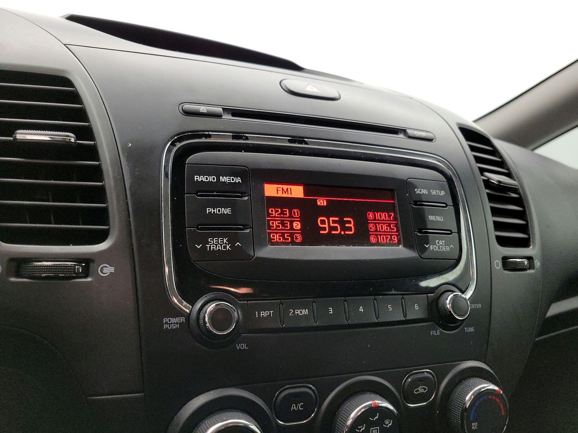 Thumbnail: 2017 Kia Forte - 14