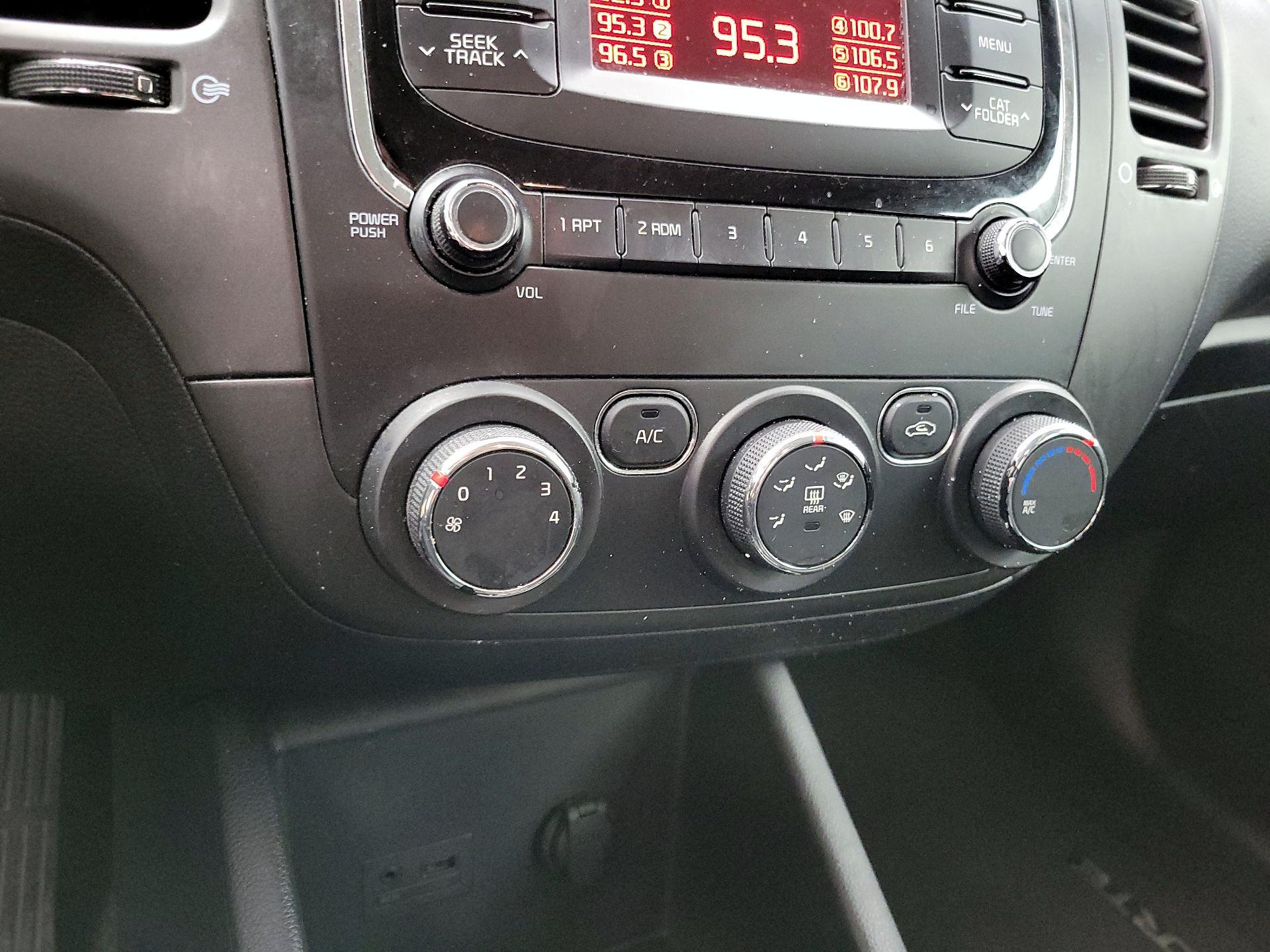 Thumbnail: 2017 Kia Forte - 15