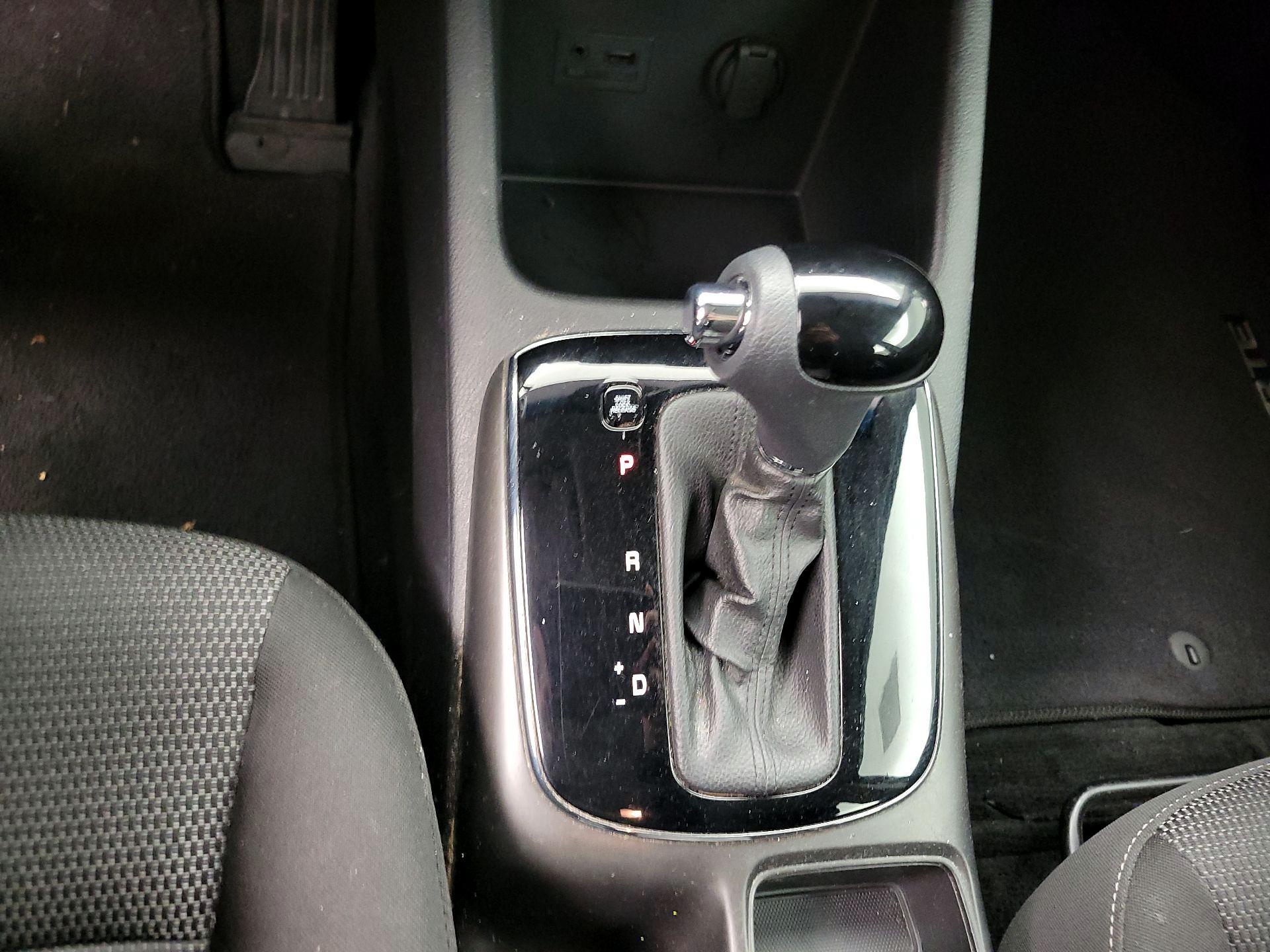 Thumbnail: 2017 Kia Forte - 16