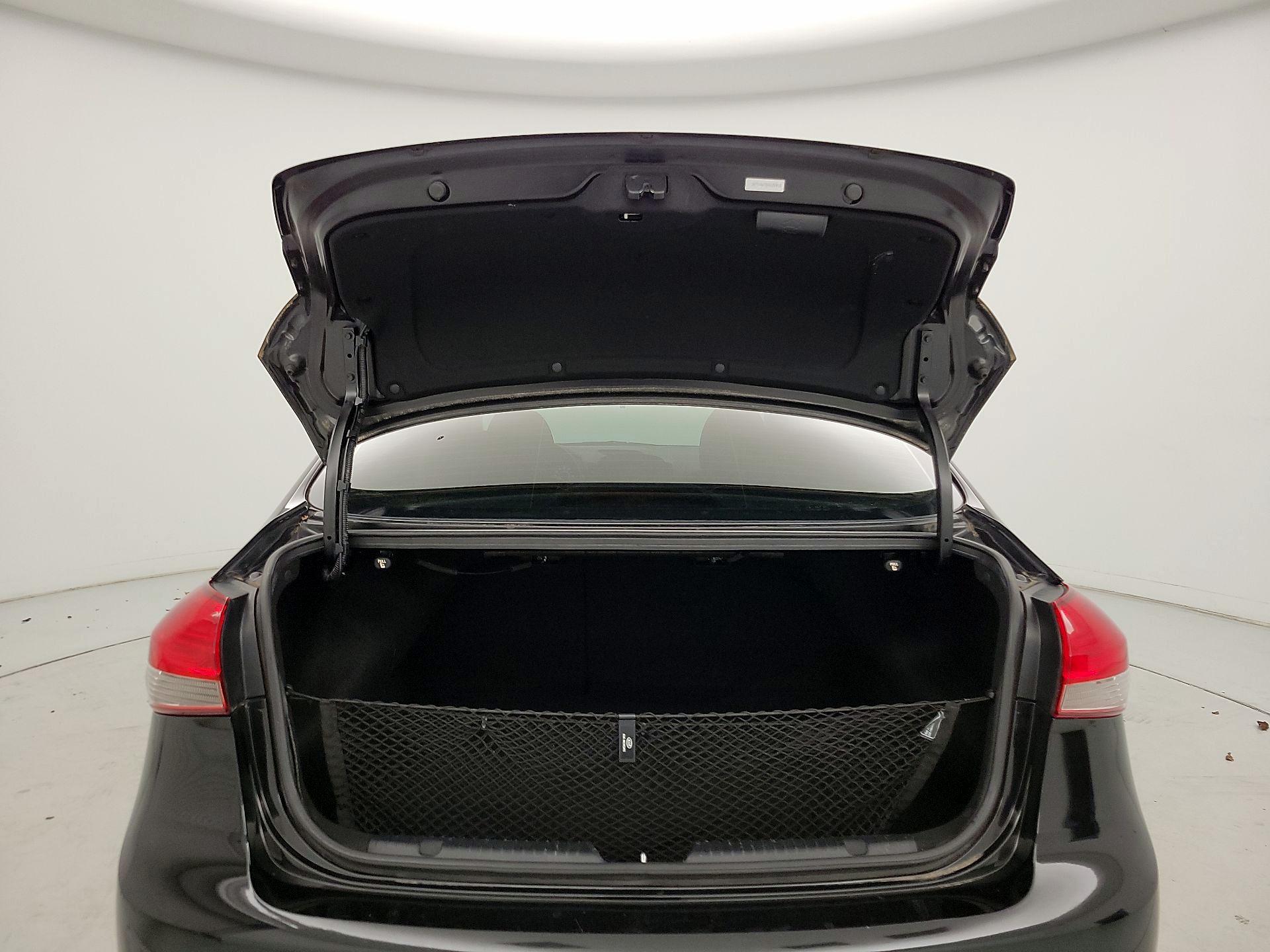 Thumbnail: 2017 Kia Forte - 19