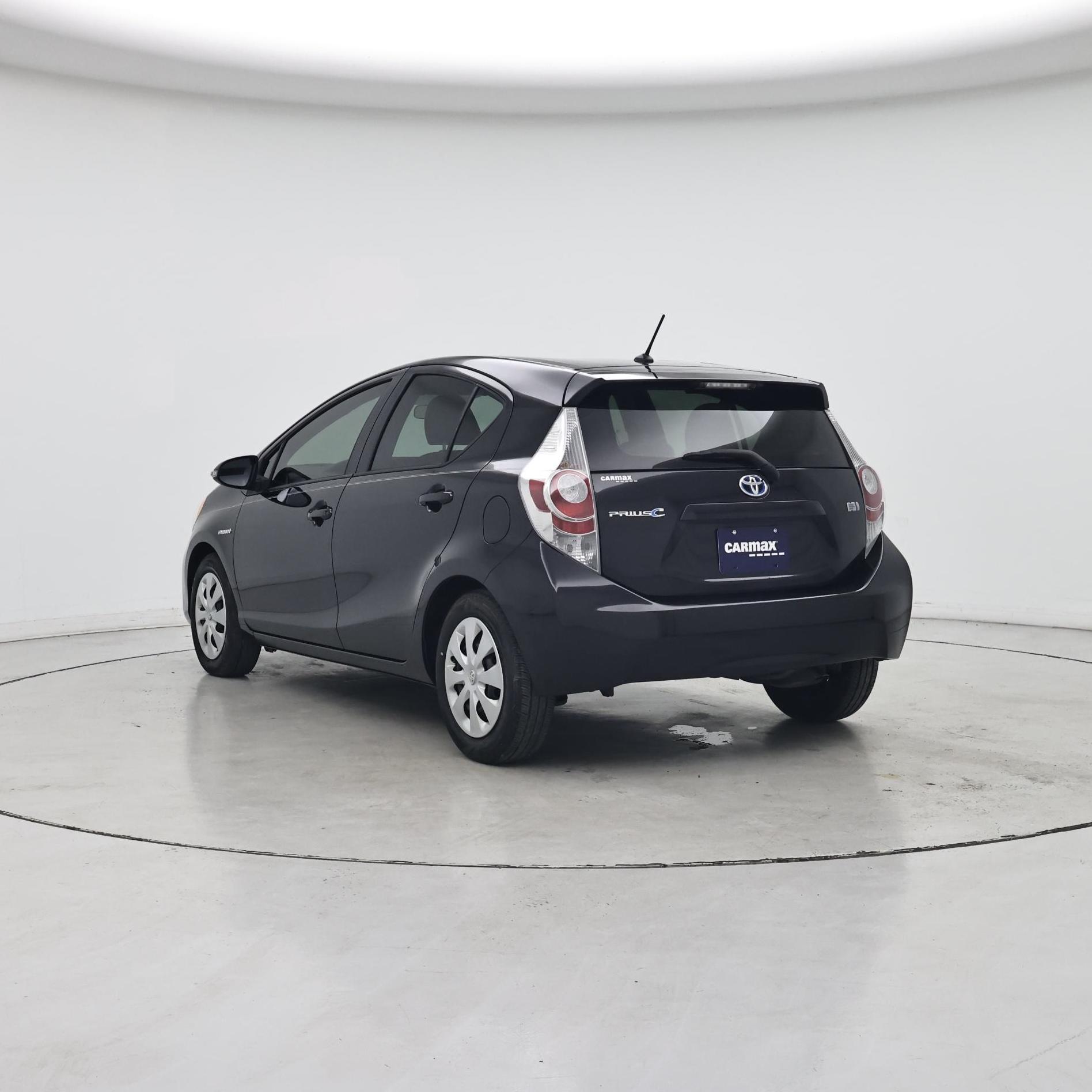 Thumbnail: 2014 Toyota Prius c - 2