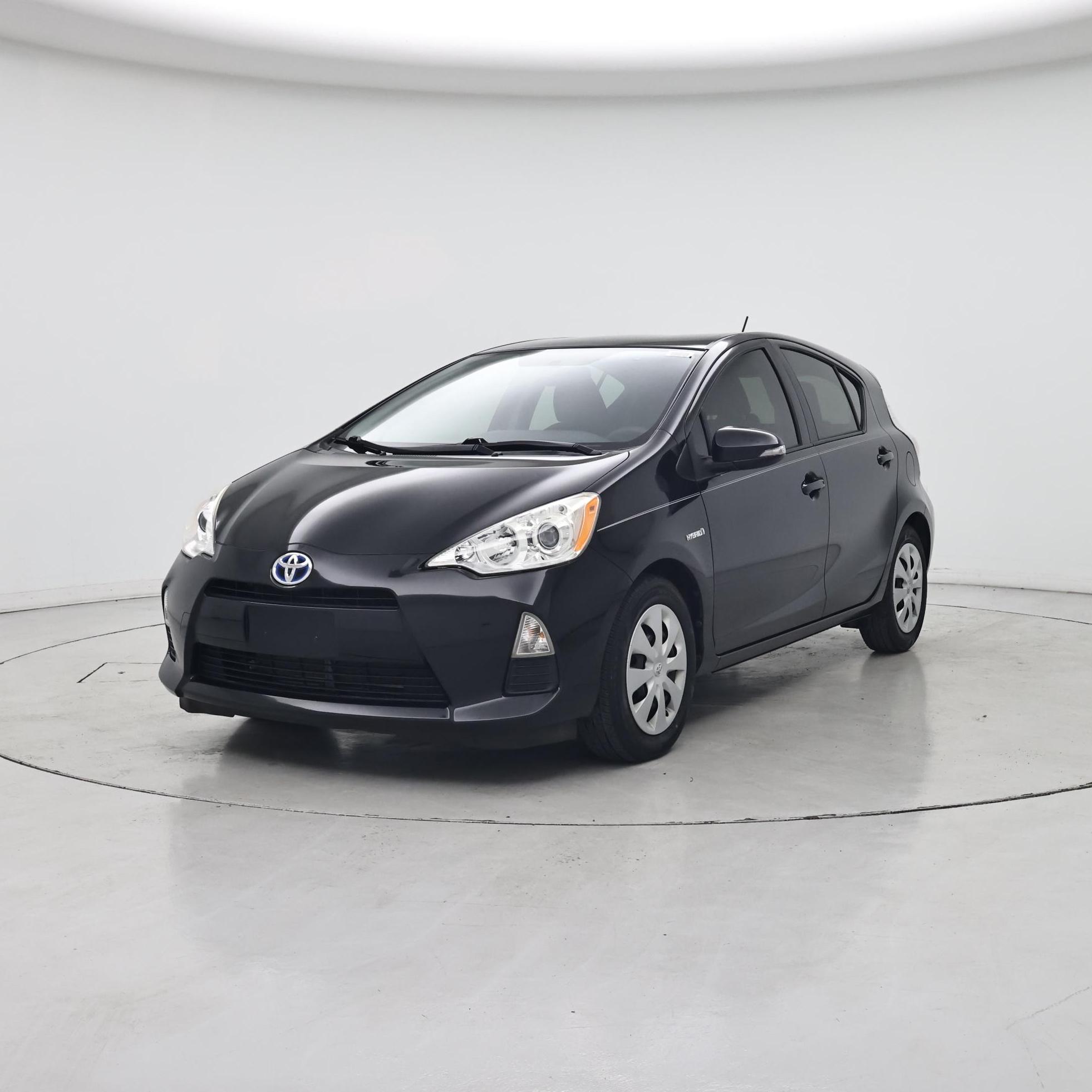 Thumbnail: 2014 Toyota Prius c - 4
