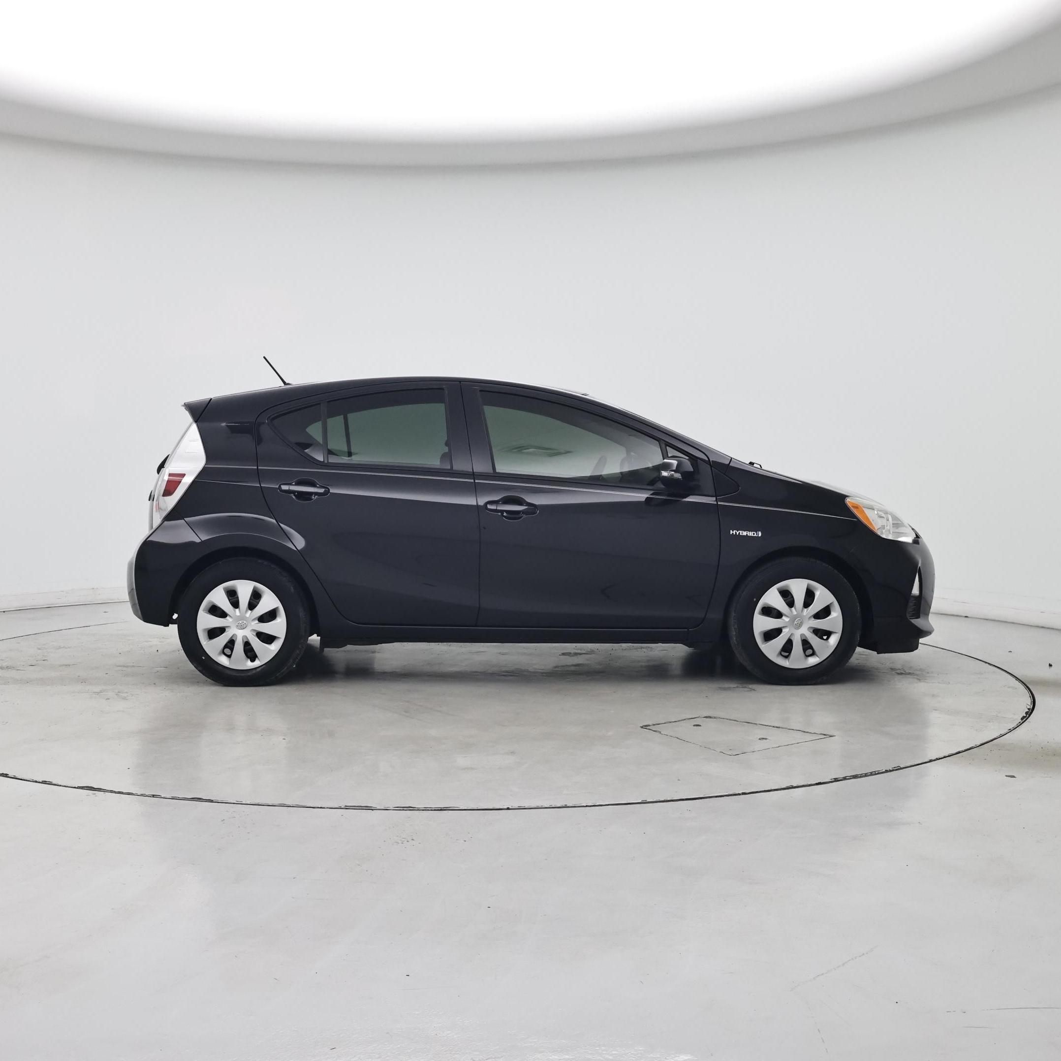 Thumbnail: 2014 Toyota Prius c - 7