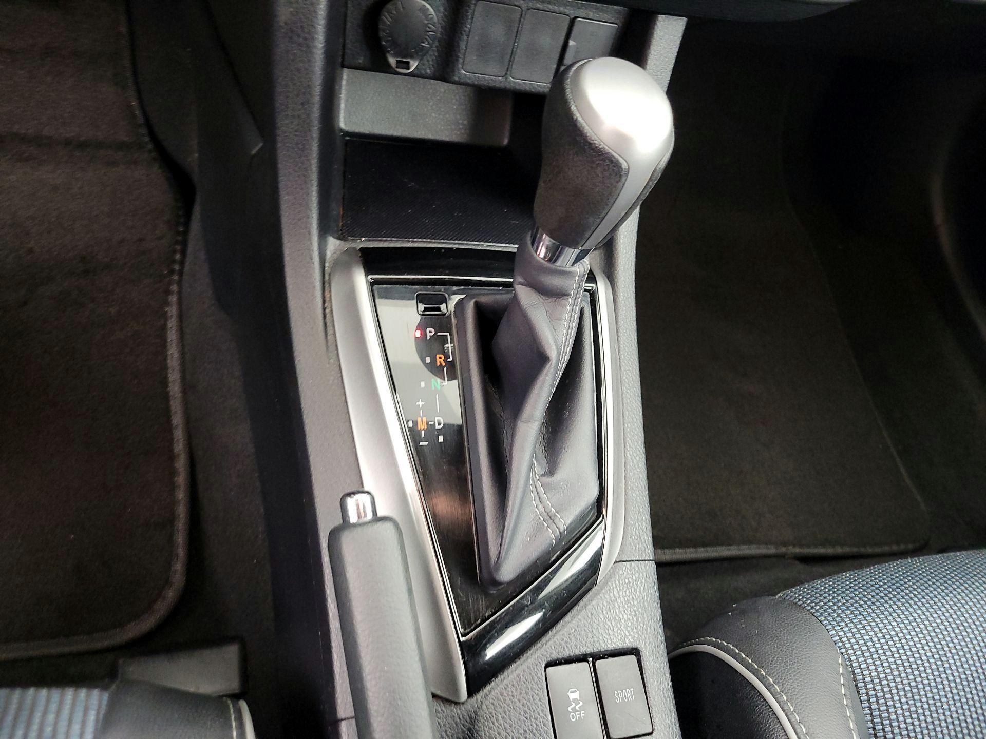 Thumbnail: 2014 Toyota Corolla - 17