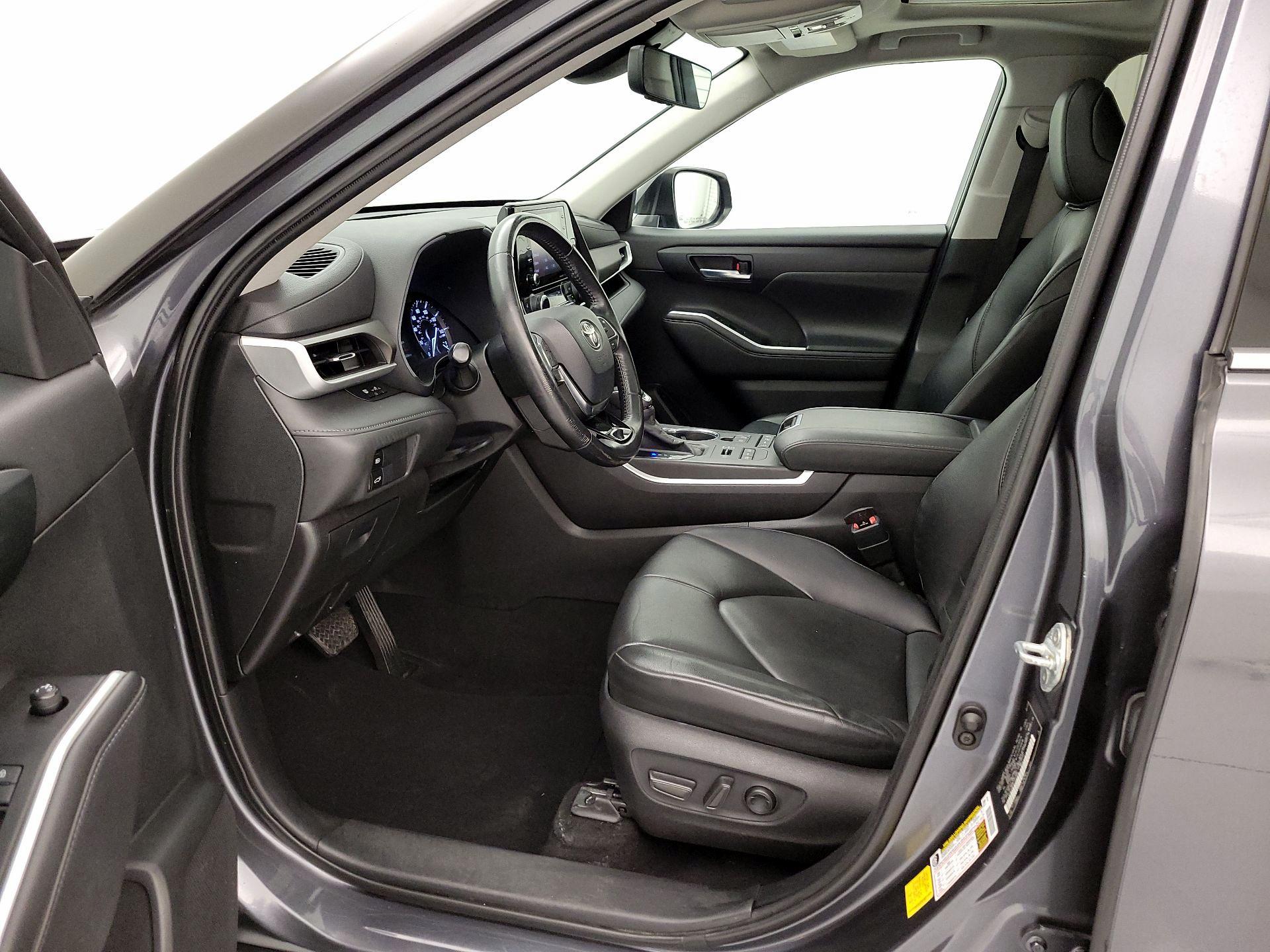 Thumbnail: 2020 Toyota Highlander - 11