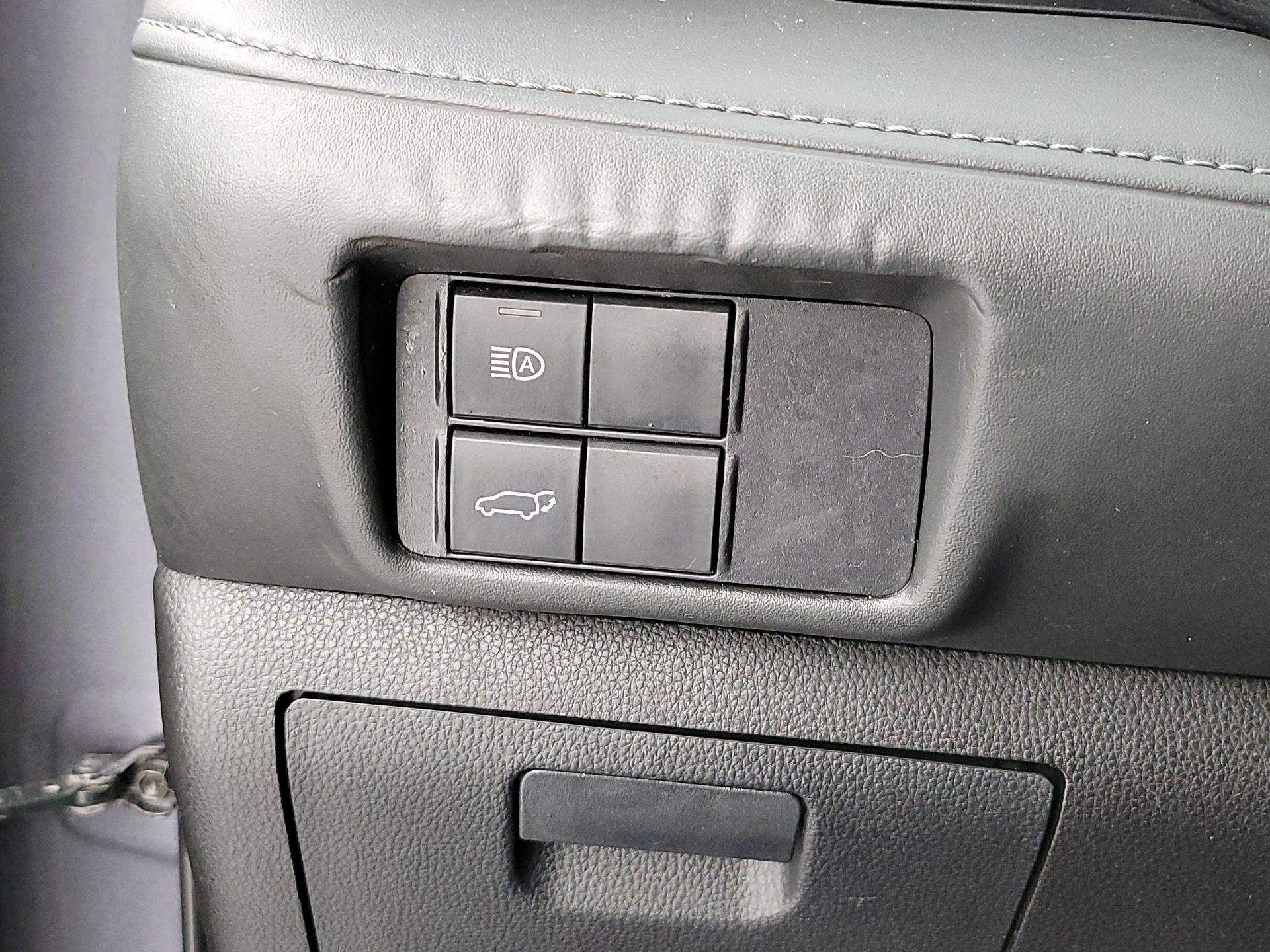 Thumbnail: 2020 Toyota Highlander - 13