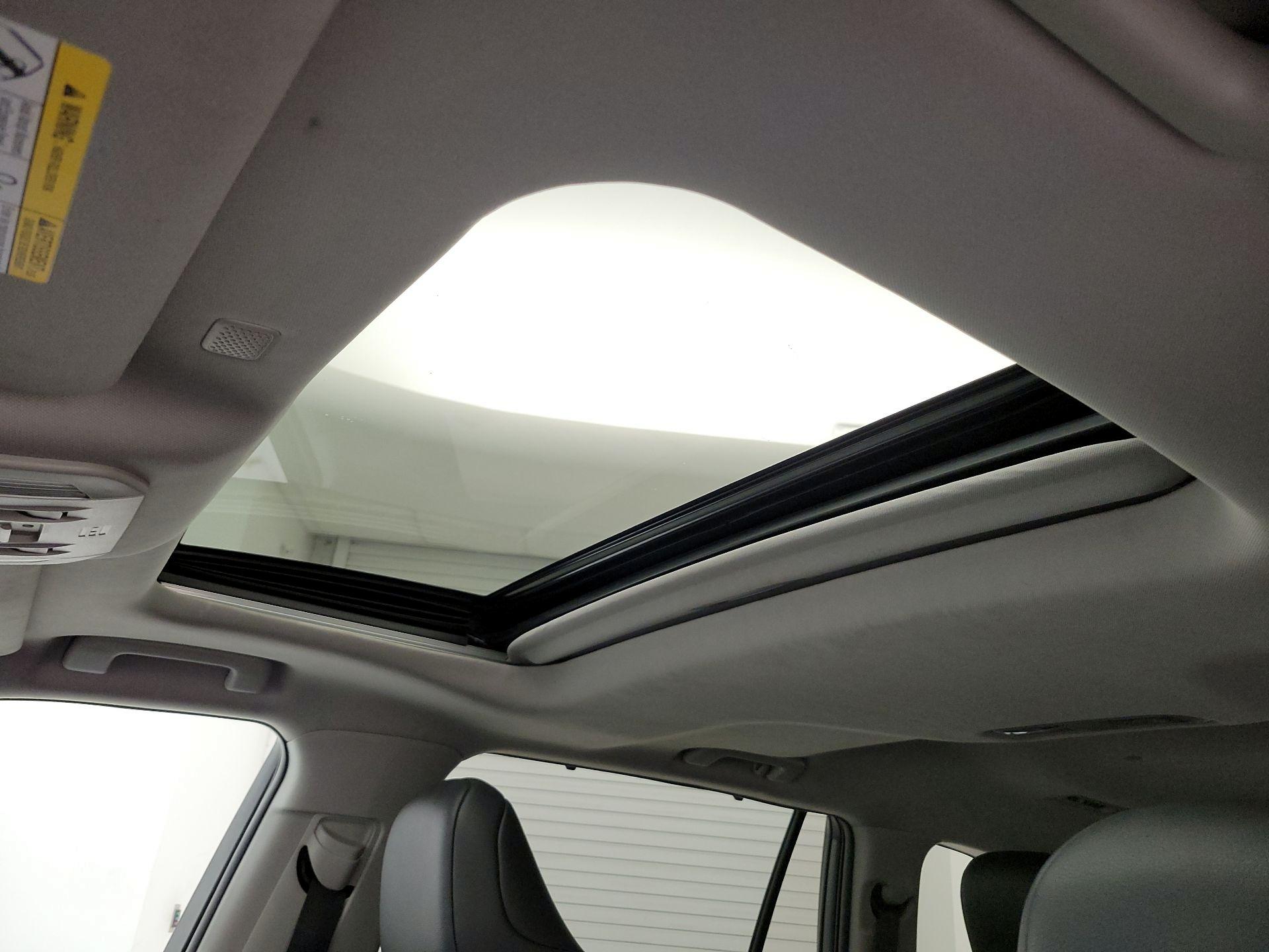 Thumbnail: 2020 Toyota Highlander - 19