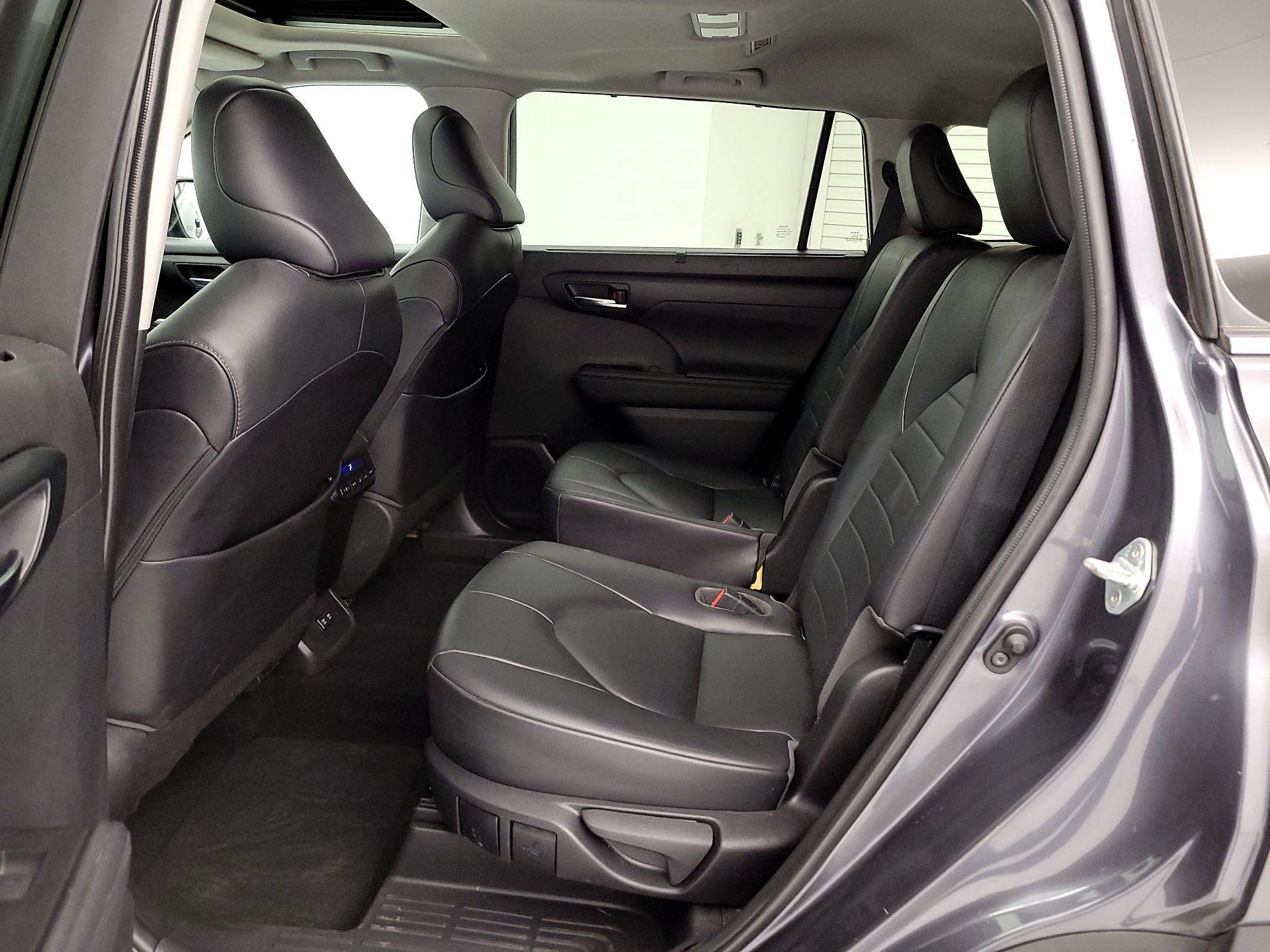 Thumbnail: 2020 Toyota Highlander - 20