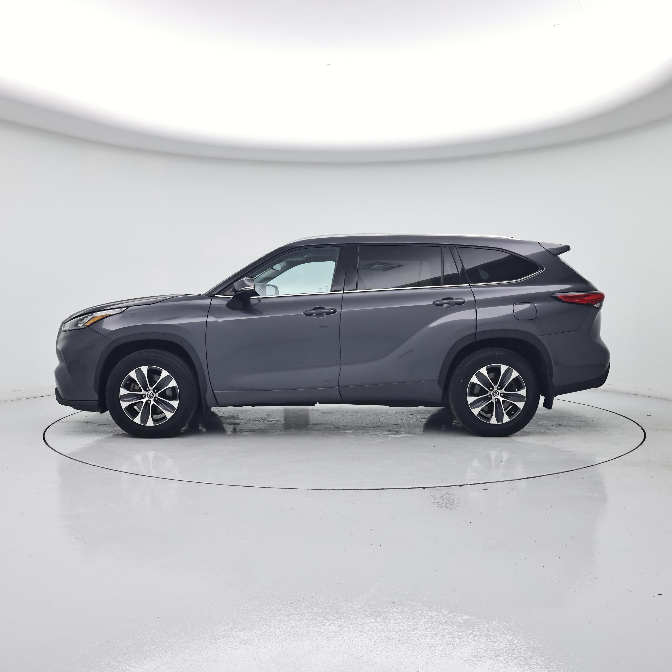 Thumbnail: 2020 Toyota Highlander - 3