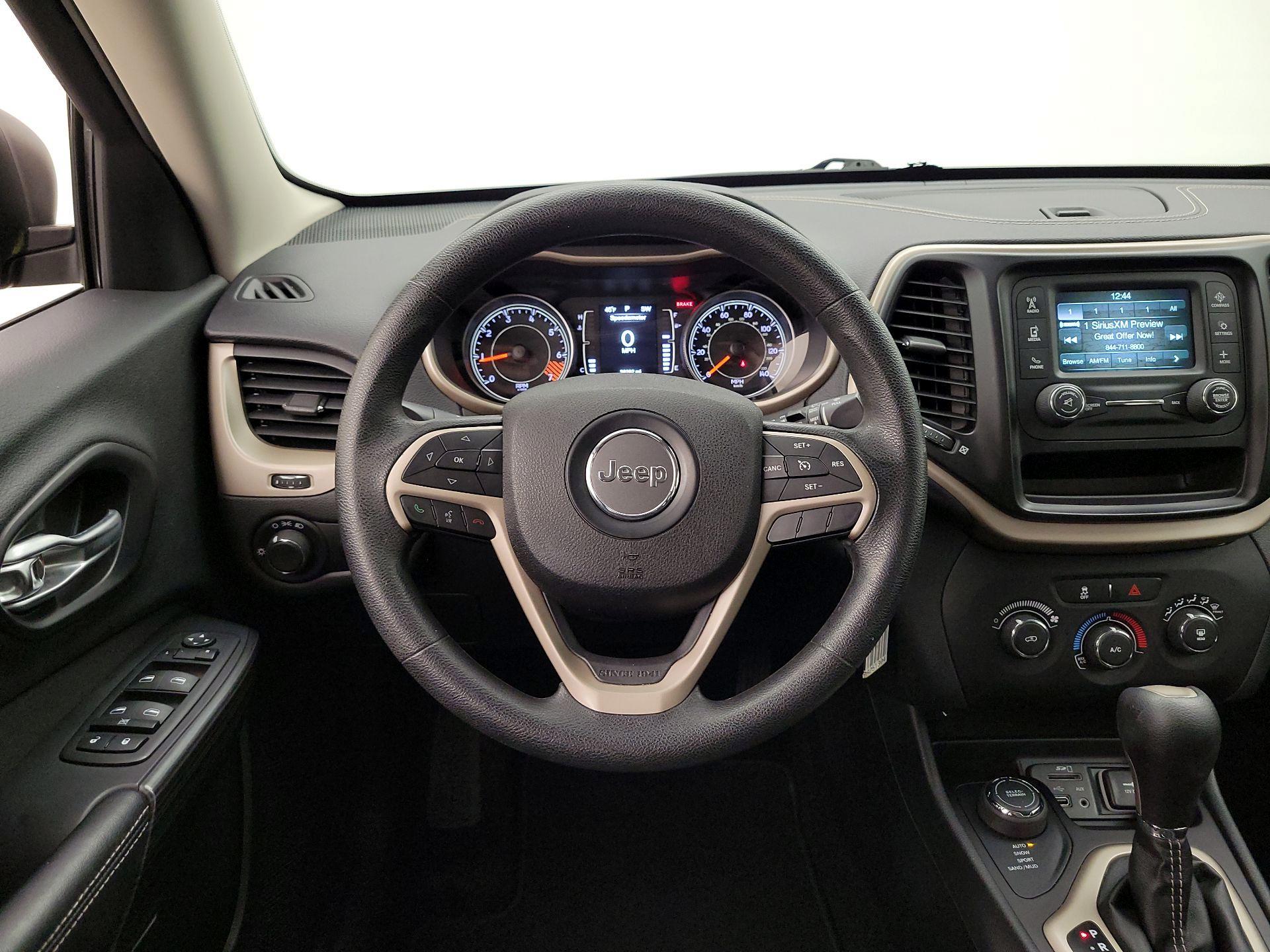 Thumbnail: 2015 Jeep Cherokee - 10