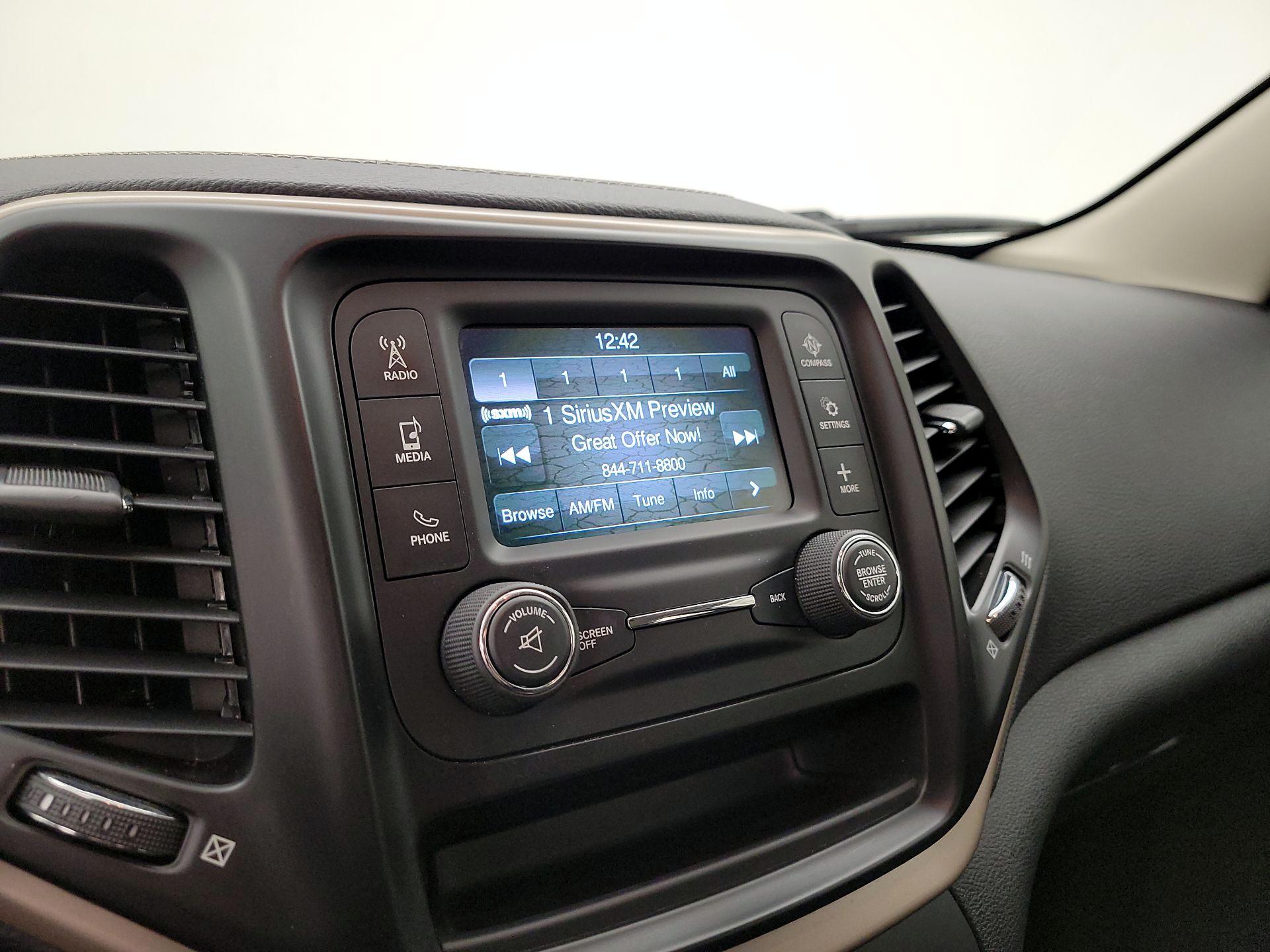 Thumbnail: 2015 Jeep Cherokee - 14