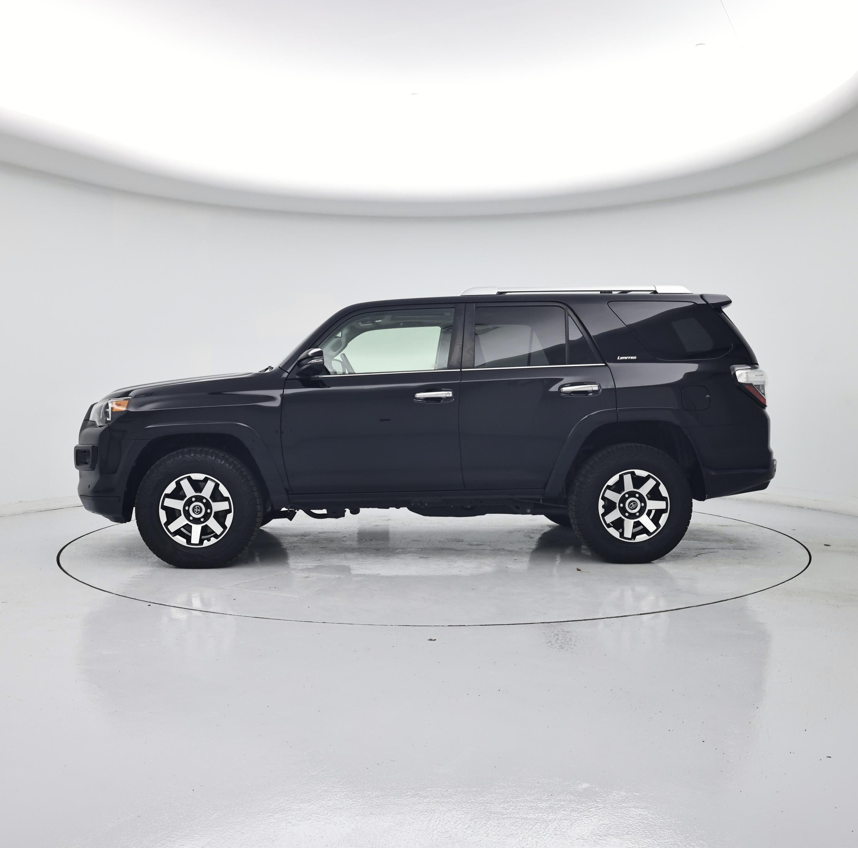 Thumbnail: 2019 Toyota 4Runner - 3