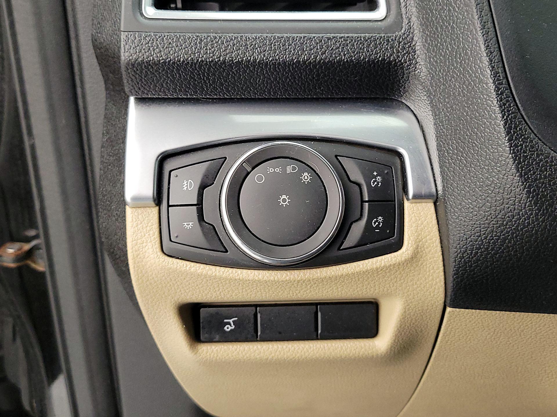 Thumbnail: 2017 Ford Explorer - 13