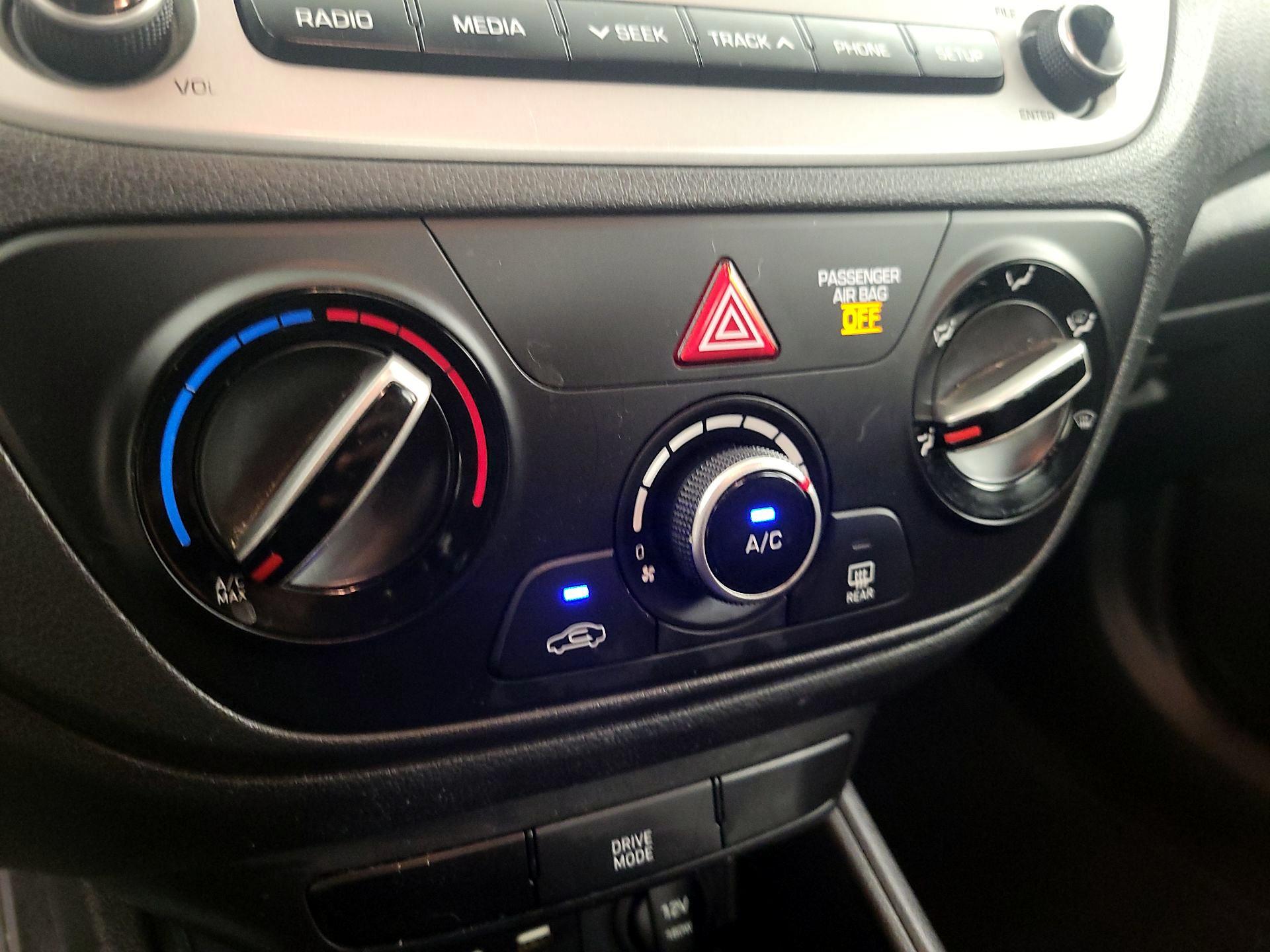 Thumbnail: 2020 Hyundai Accent - 16