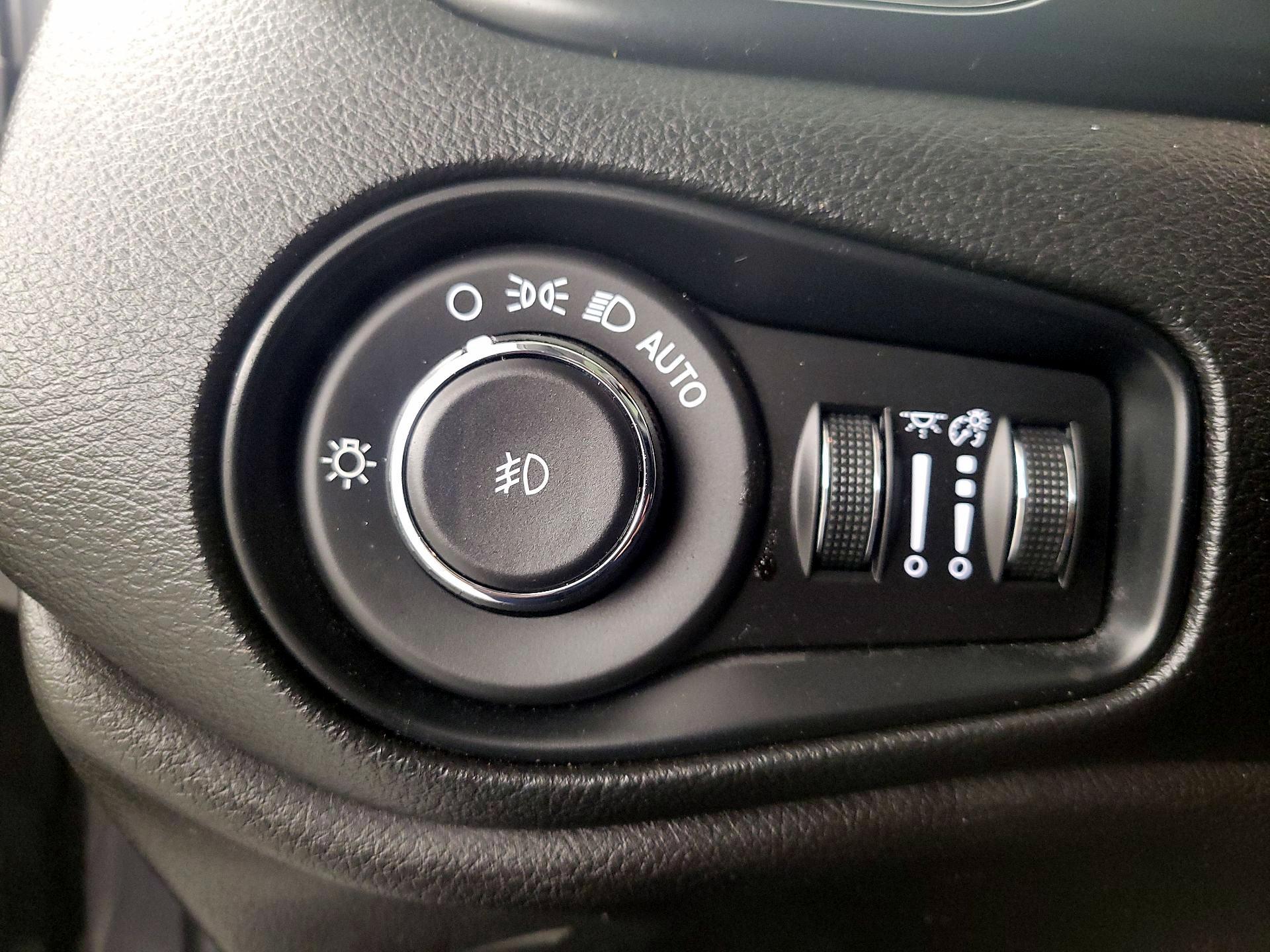 Thumbnail: 2023 Jeep Renegade - 13