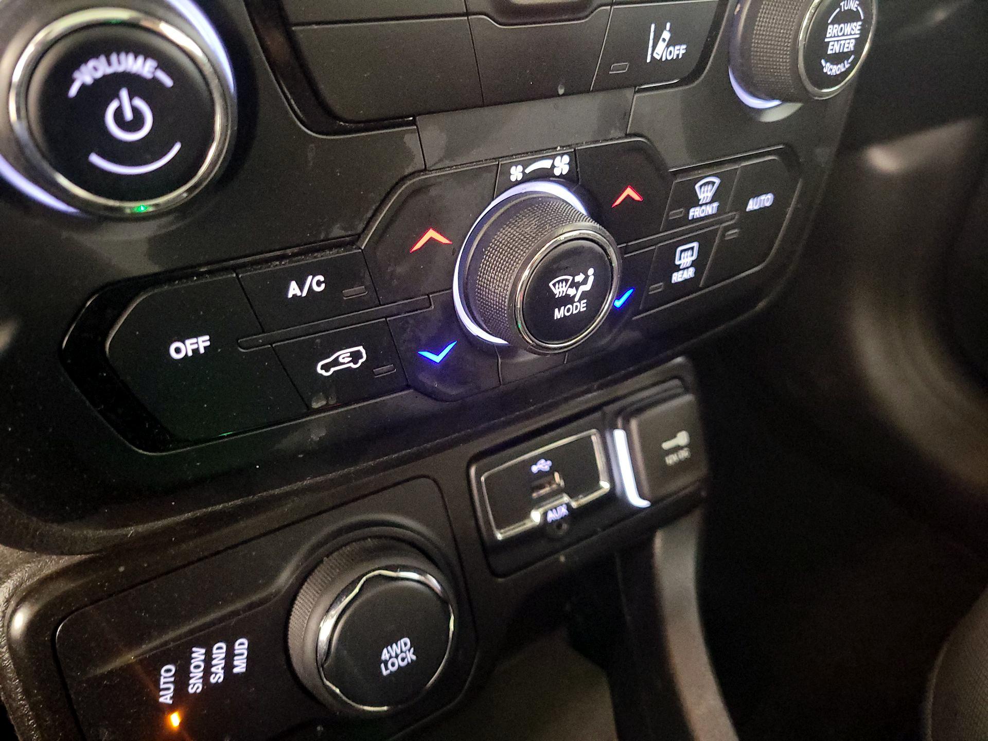 Thumbnail: 2023 Jeep Renegade - 17