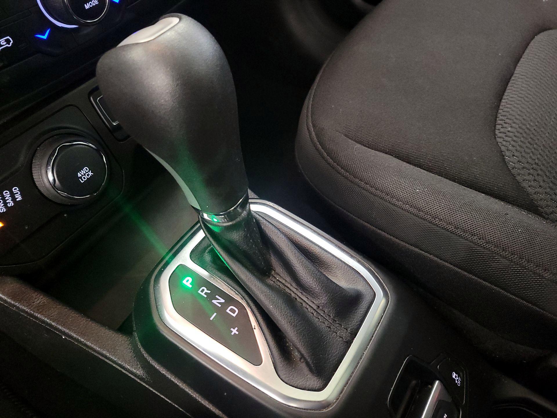 Thumbnail: 2023 Jeep Renegade - 18