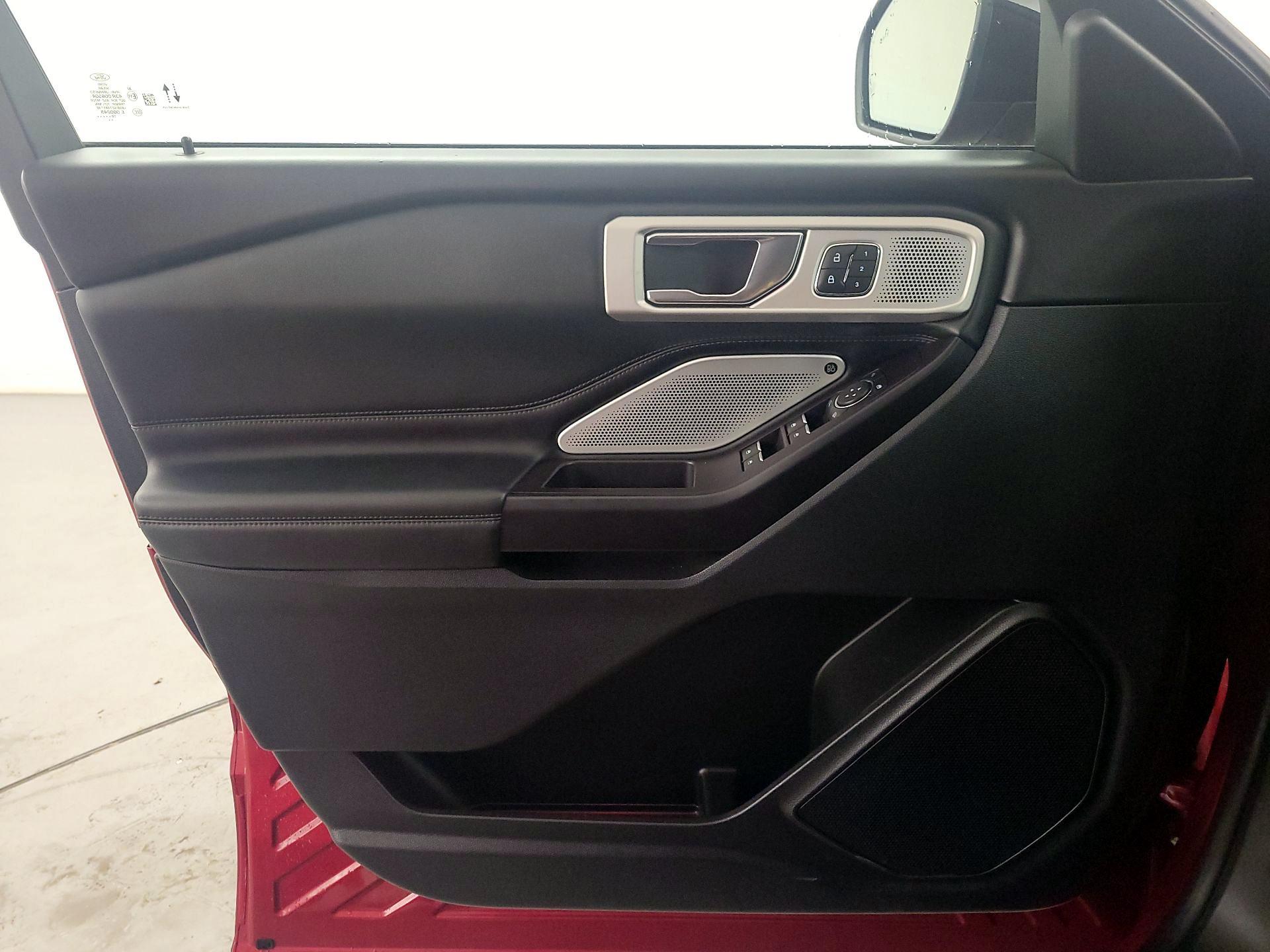 Thumbnail: 2020 Ford Explorer - 12