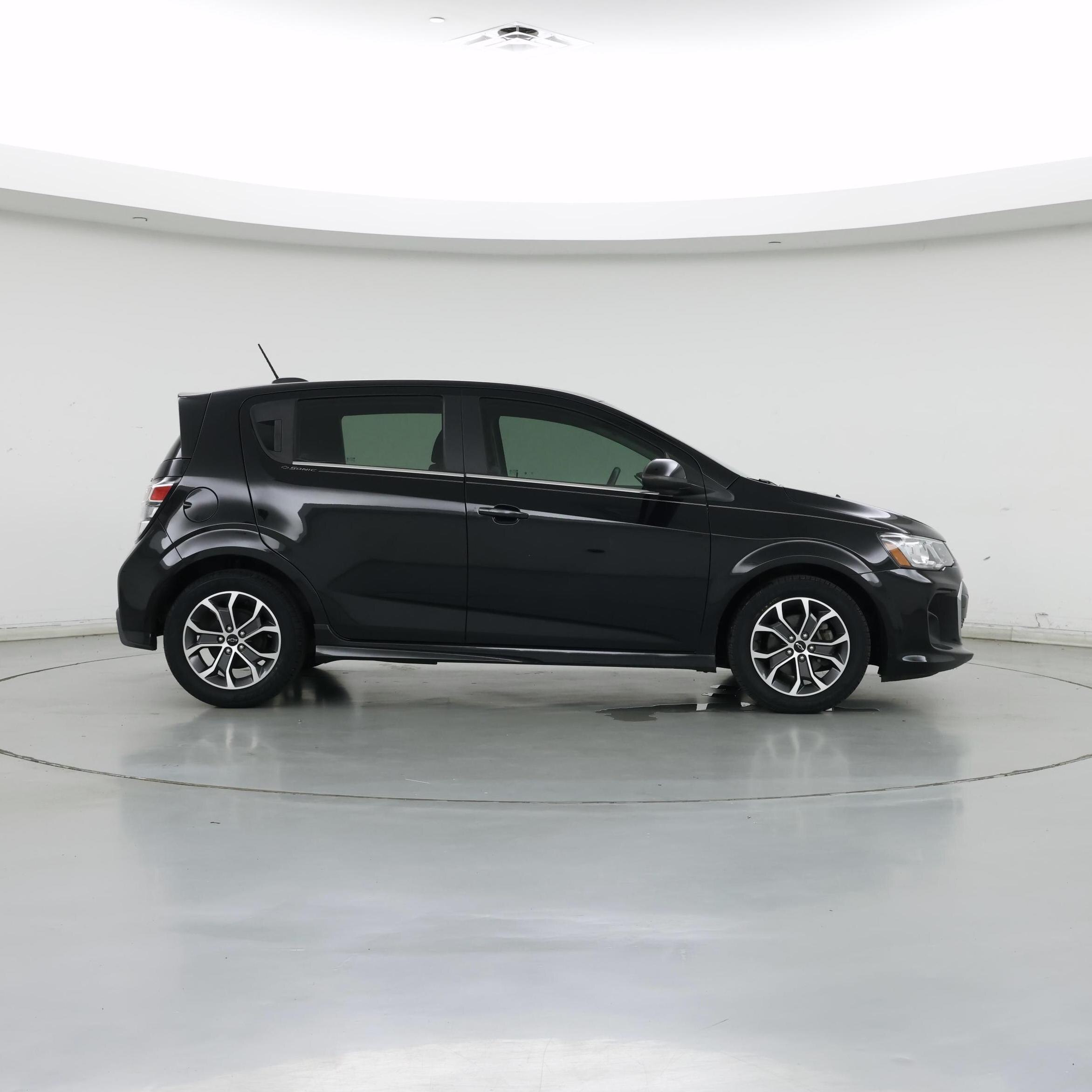 Thumbnail: 2020 Chevrolet Sonic - 7