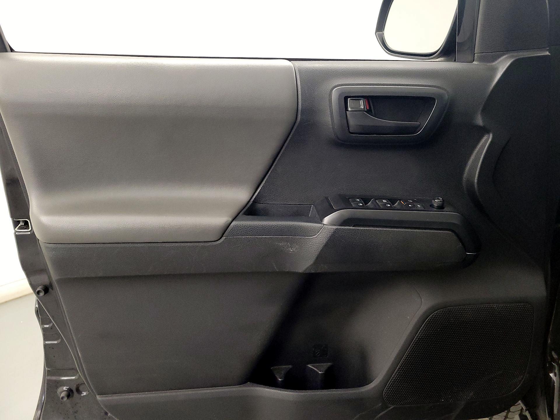 Thumbnail: 2022 Toyota Tacoma - 12