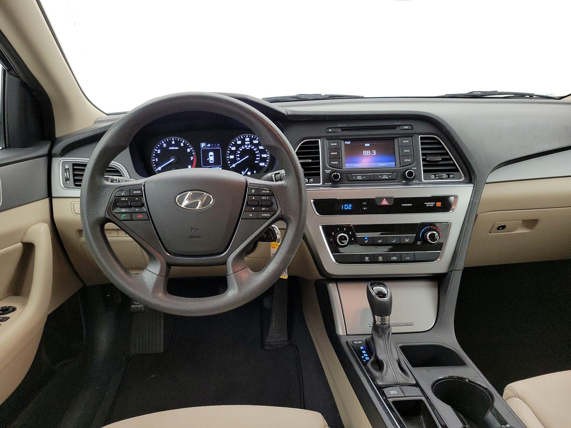 Thumbnail: 2015 Hyundai Sonata - 10