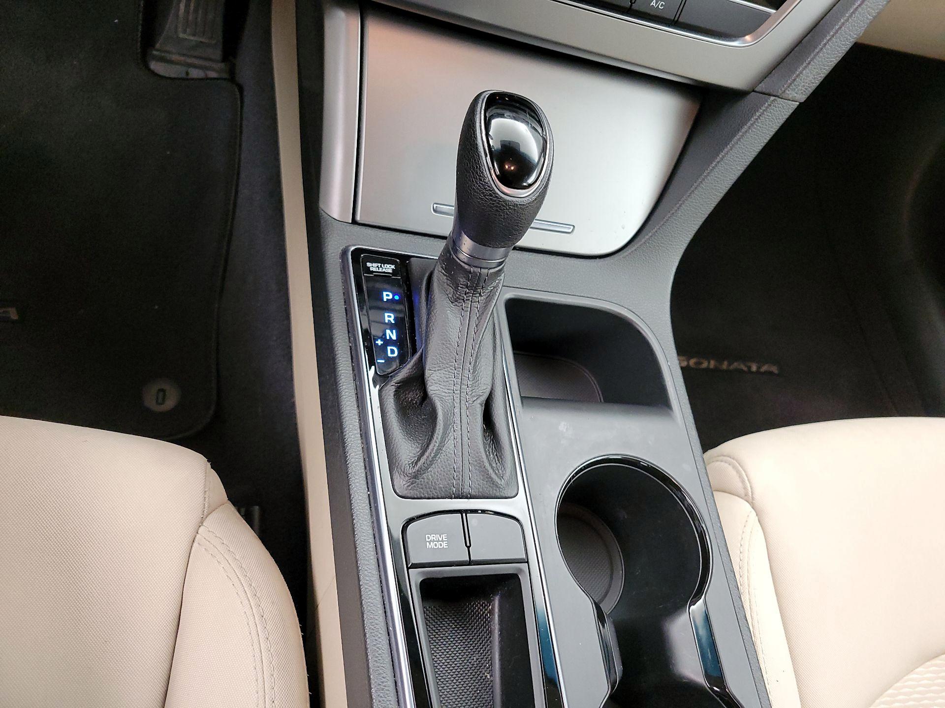 Thumbnail: 2015 Hyundai Sonata - 17