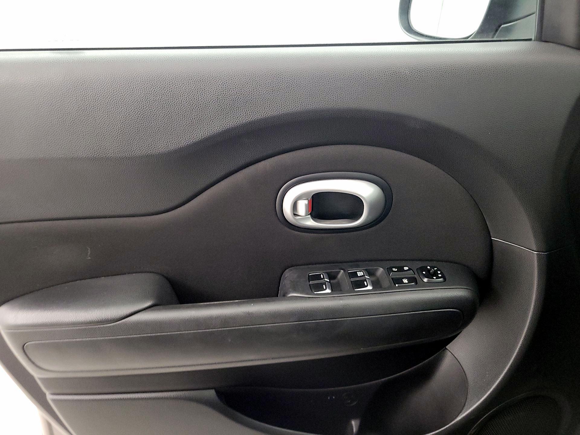 Thumbnail: 2018 Kia Soul - 12