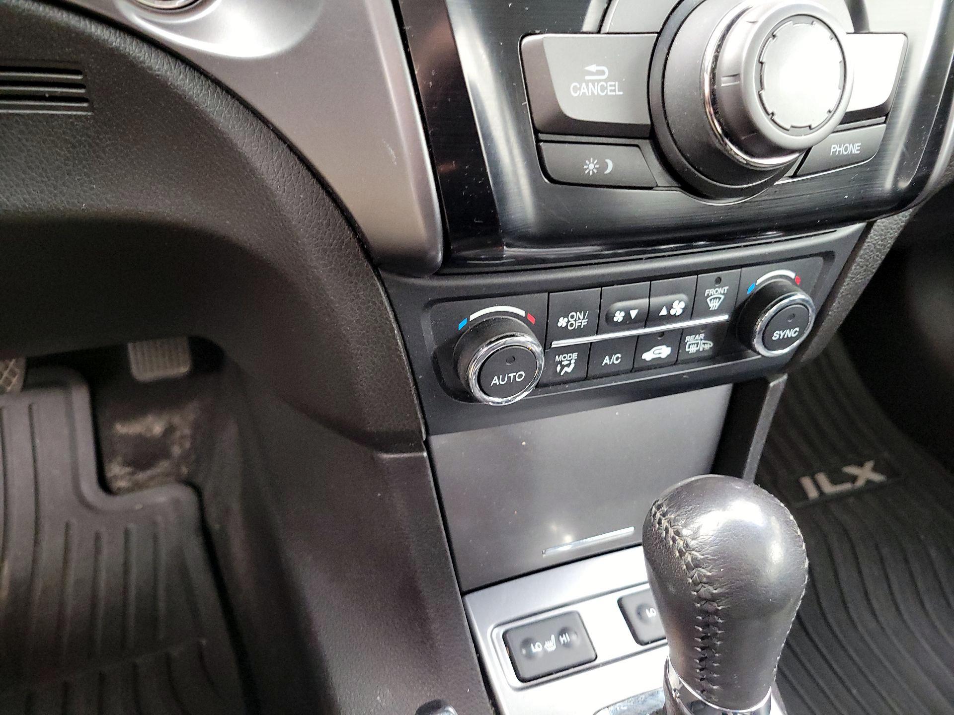 Thumbnail: 2014 Acura ILX - 17