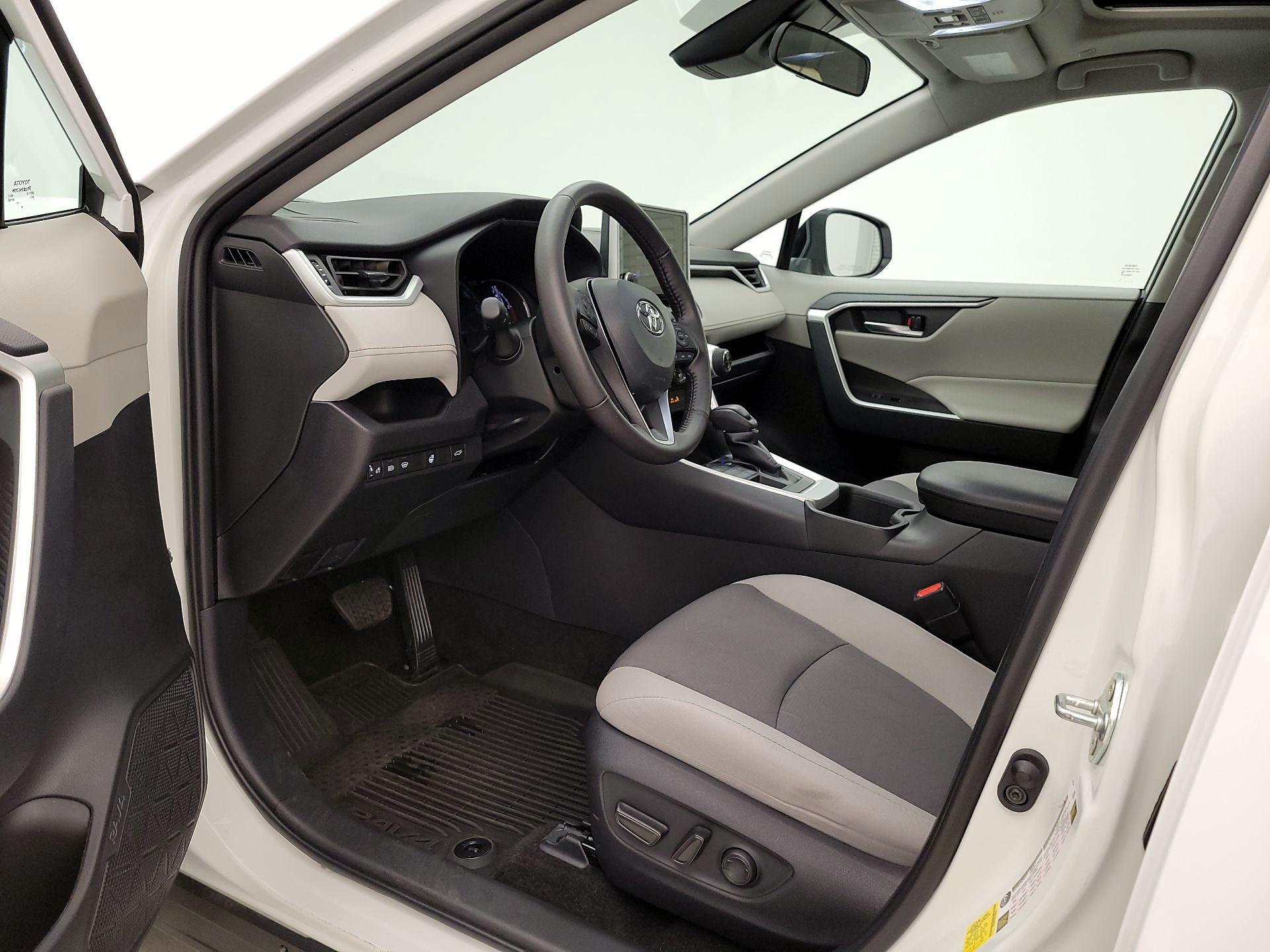 Thumbnail: 2024 Toyota RAV4 - 11