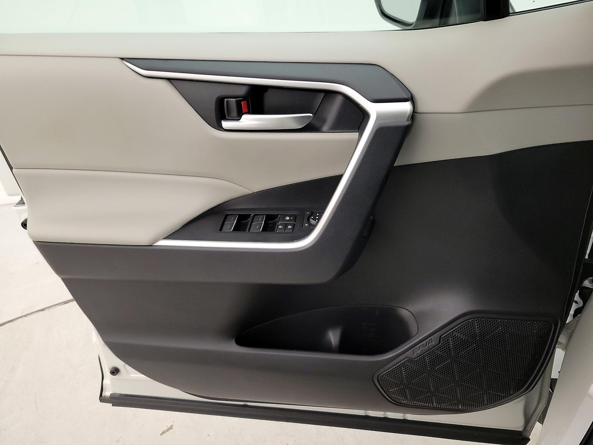 Thumbnail: 2024 Toyota RAV4 - 12