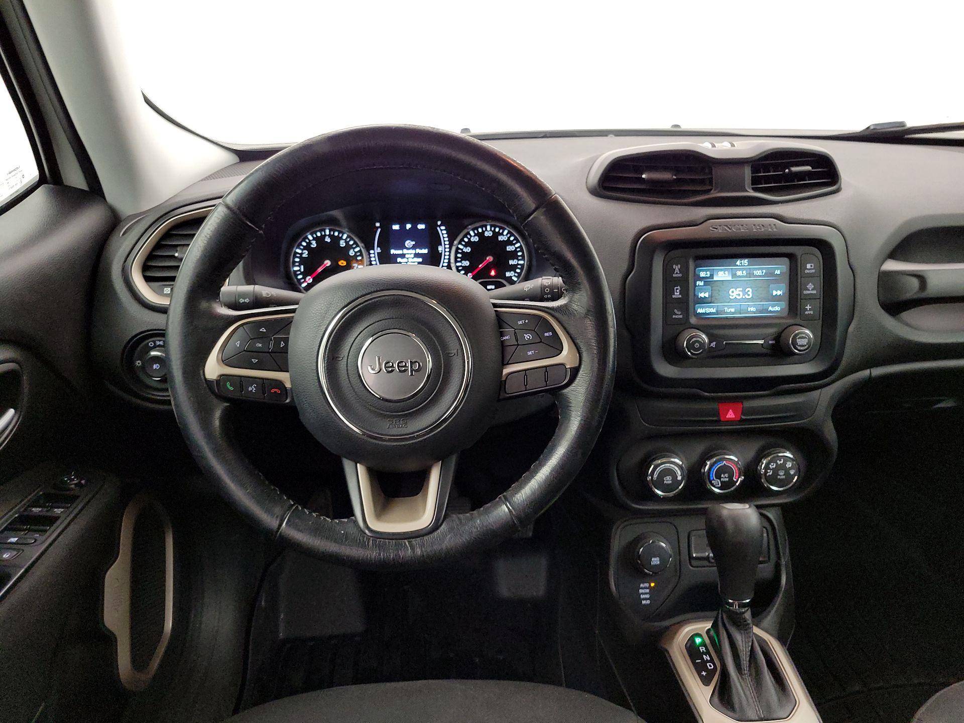 Thumbnail: 2016 Jeep Renegade - 10