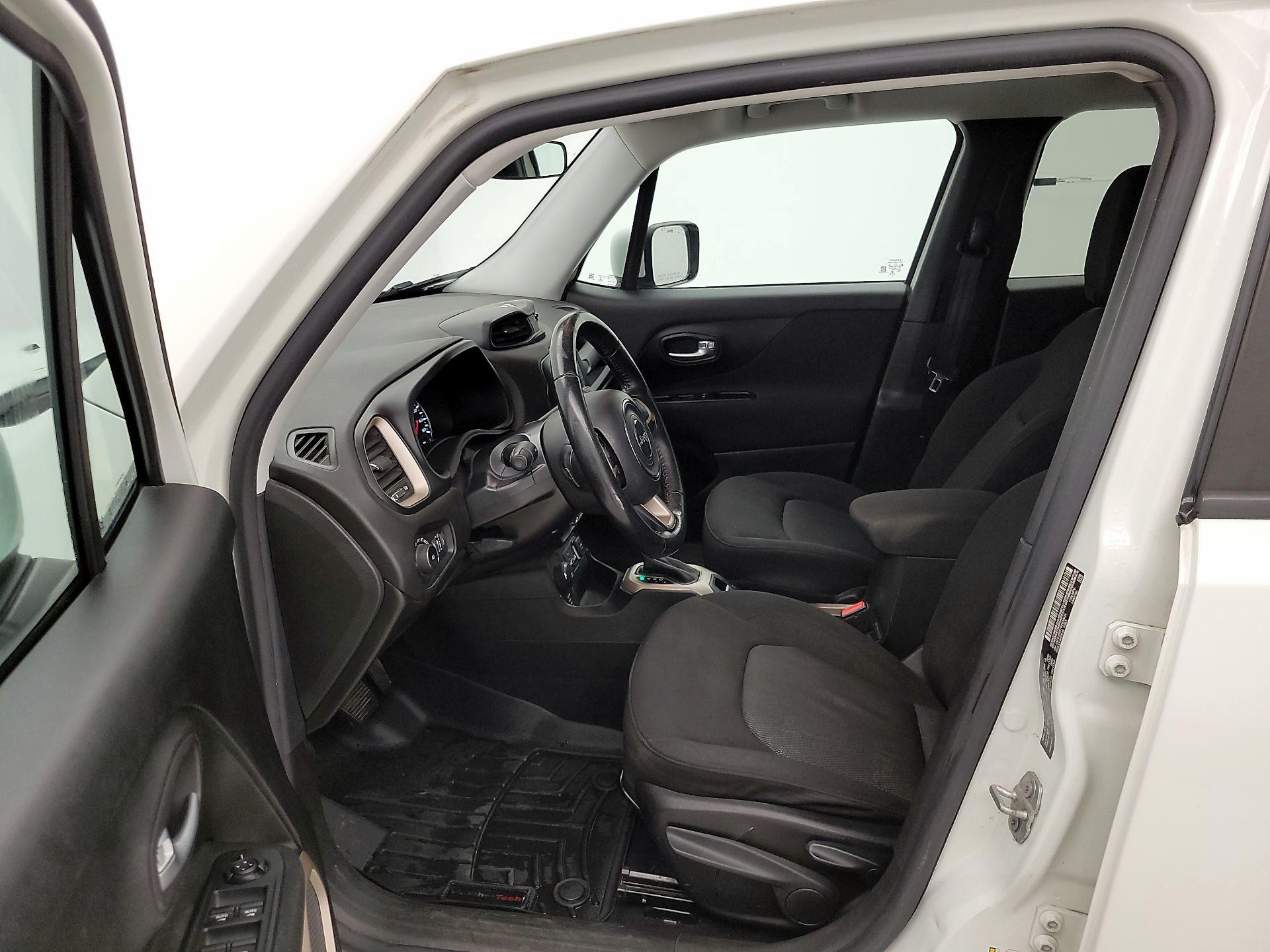 Thumbnail: 2016 Jeep Renegade - 11