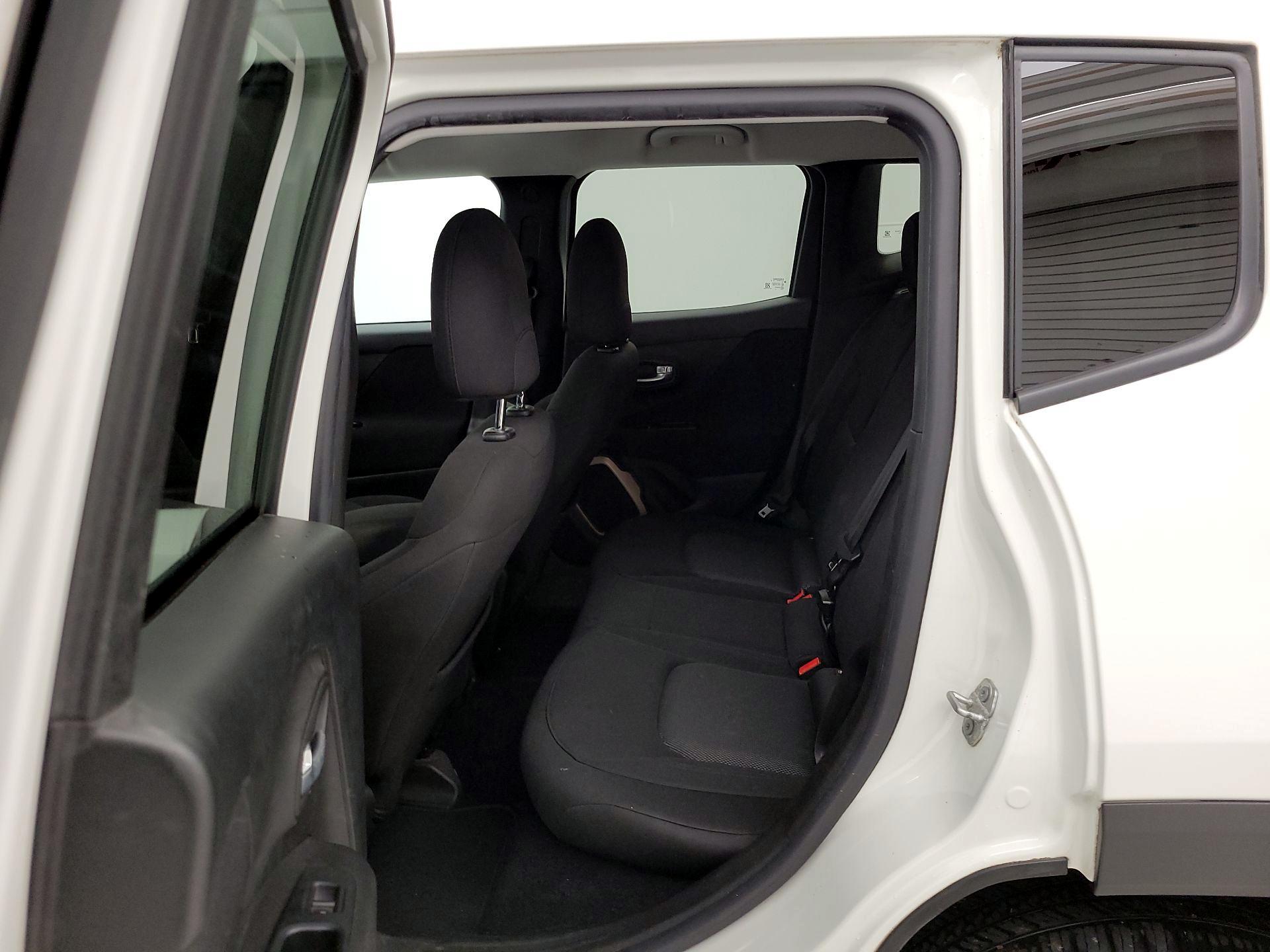 Thumbnail: 2016 Jeep Renegade - 19