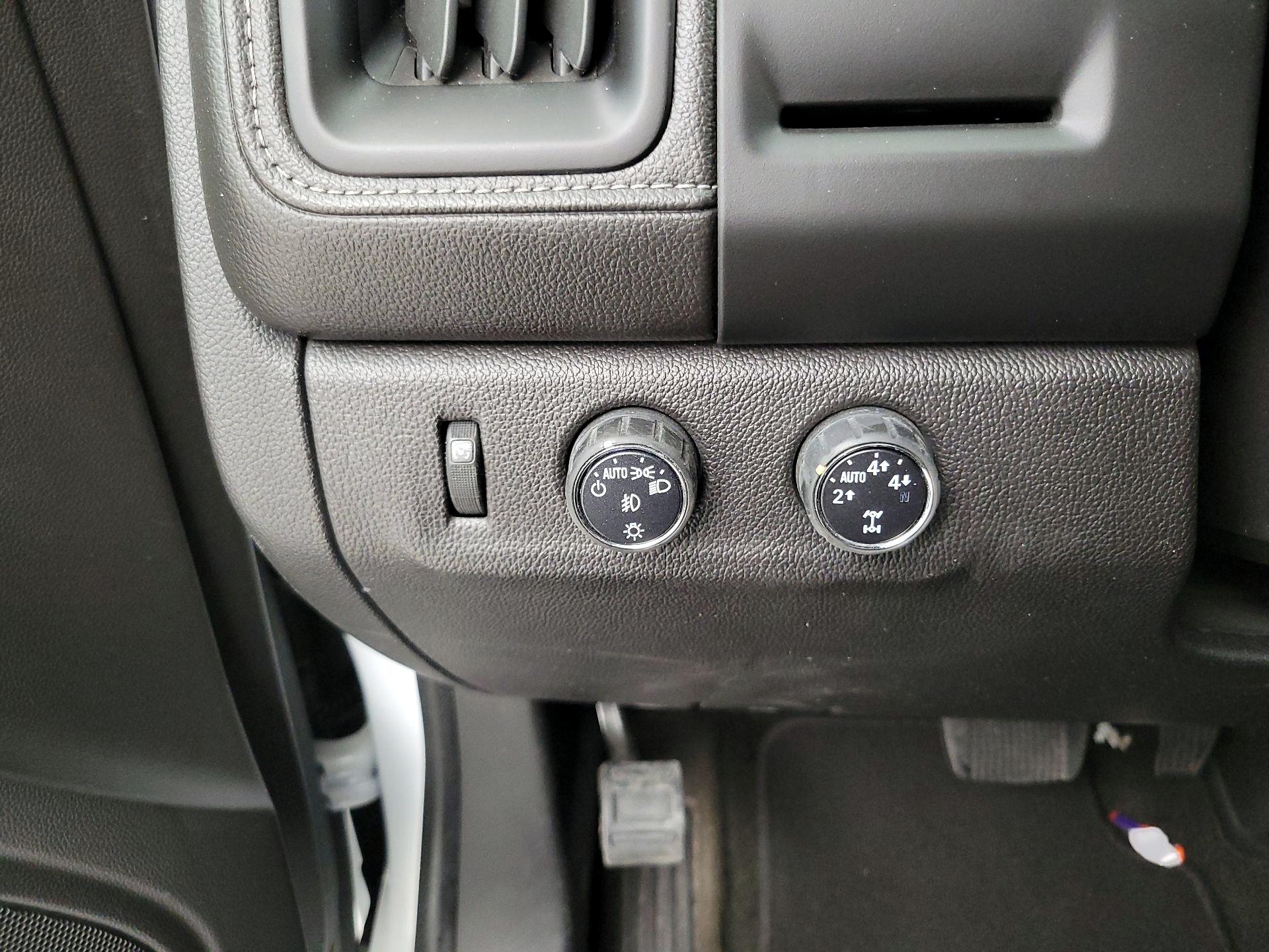 Thumbnail: 2015 GMC Canyon - 13