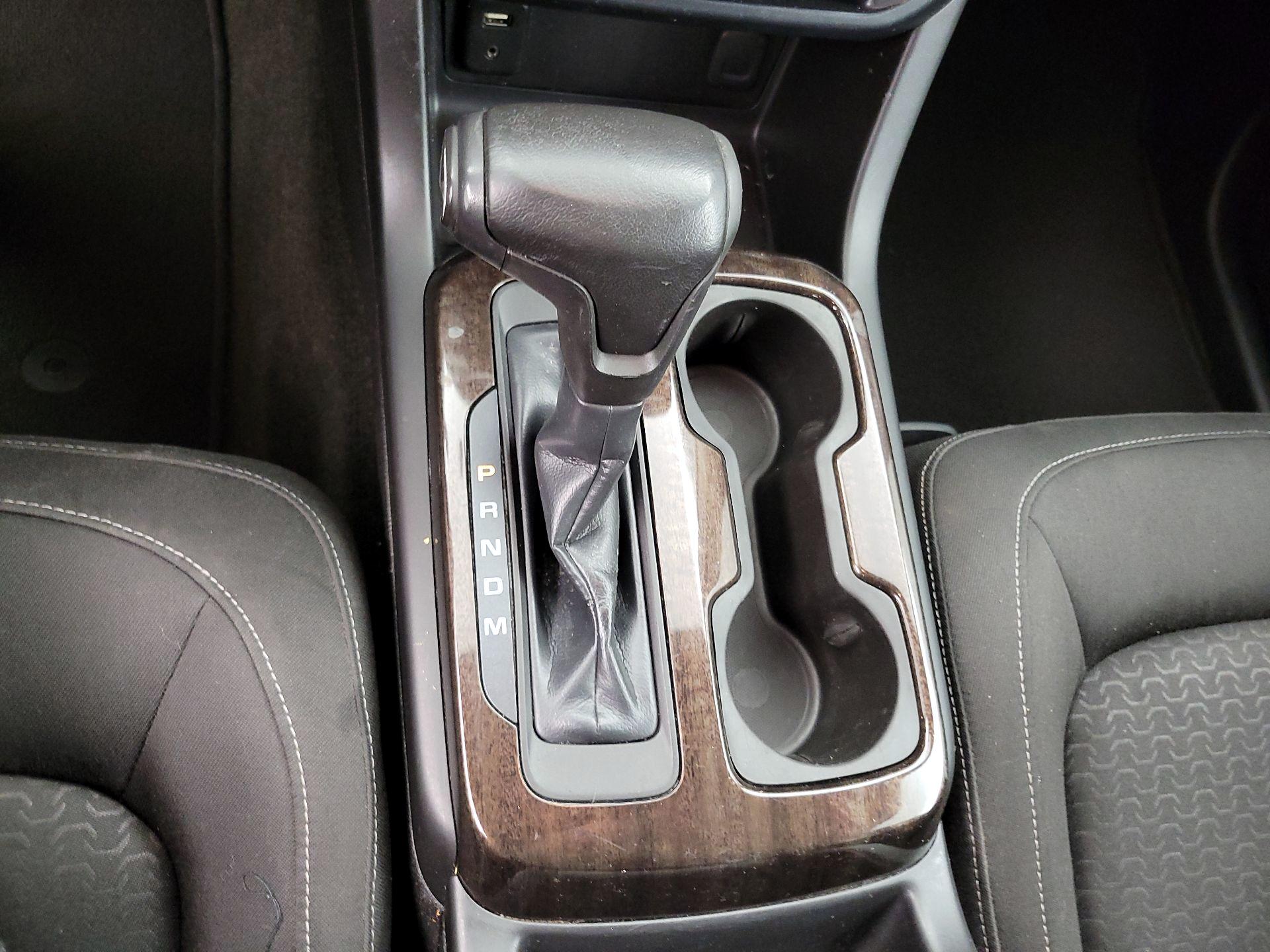 Thumbnail: 2015 GMC Canyon - 17