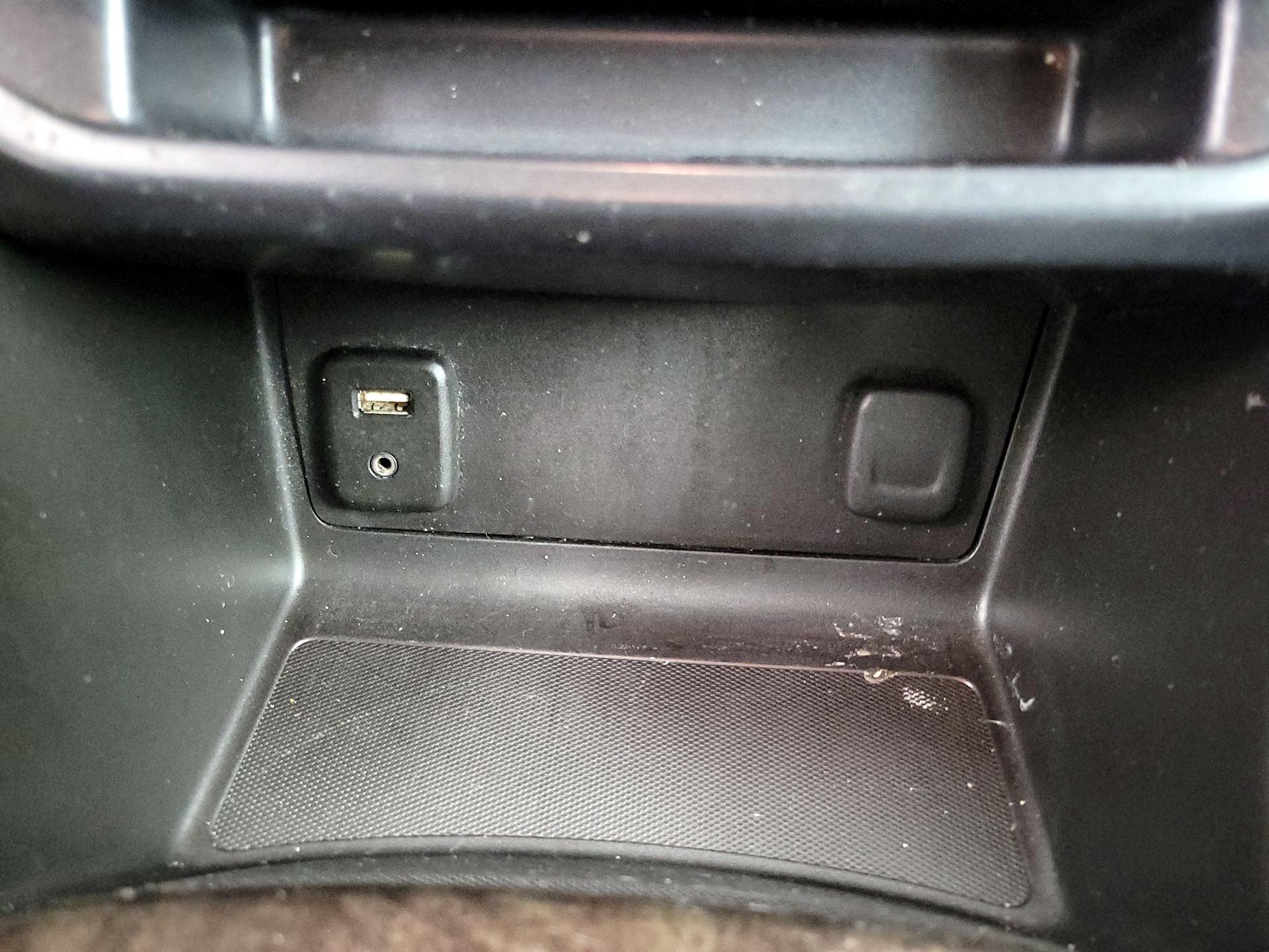 Thumbnail: 2015 GMC Canyon - 18