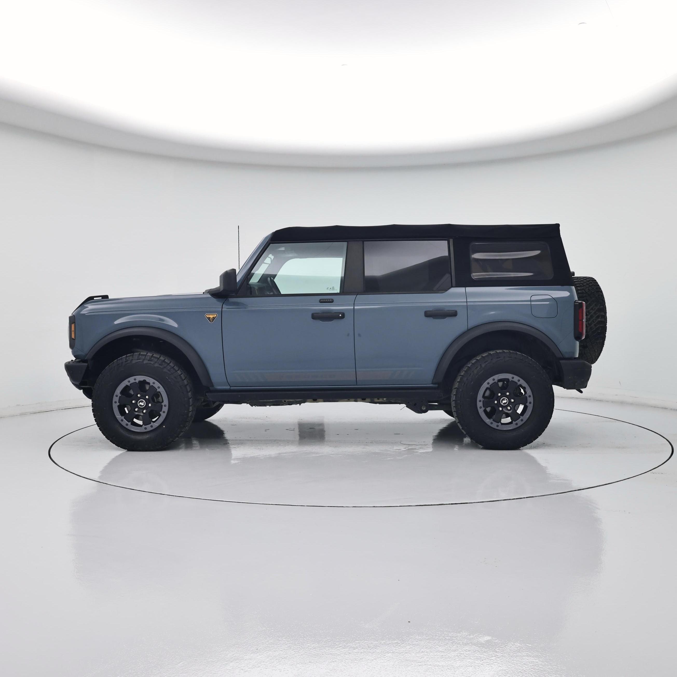 Thumbnail: 2021 Ford Bronco - 3