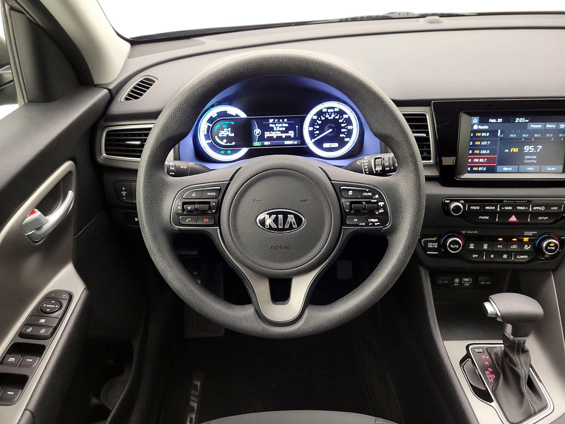 Thumbnail: 2017 Kia Niro - 10