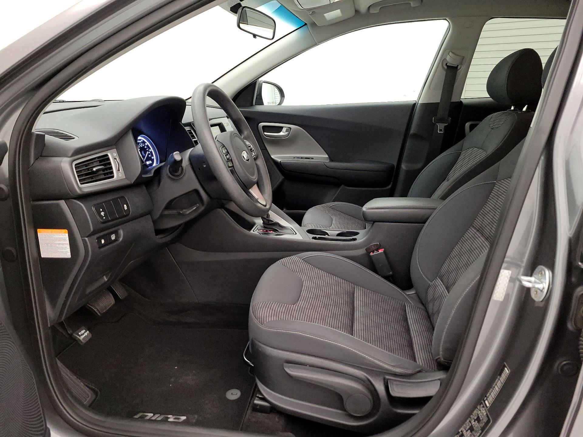 Thumbnail: 2017 Kia Niro - 11