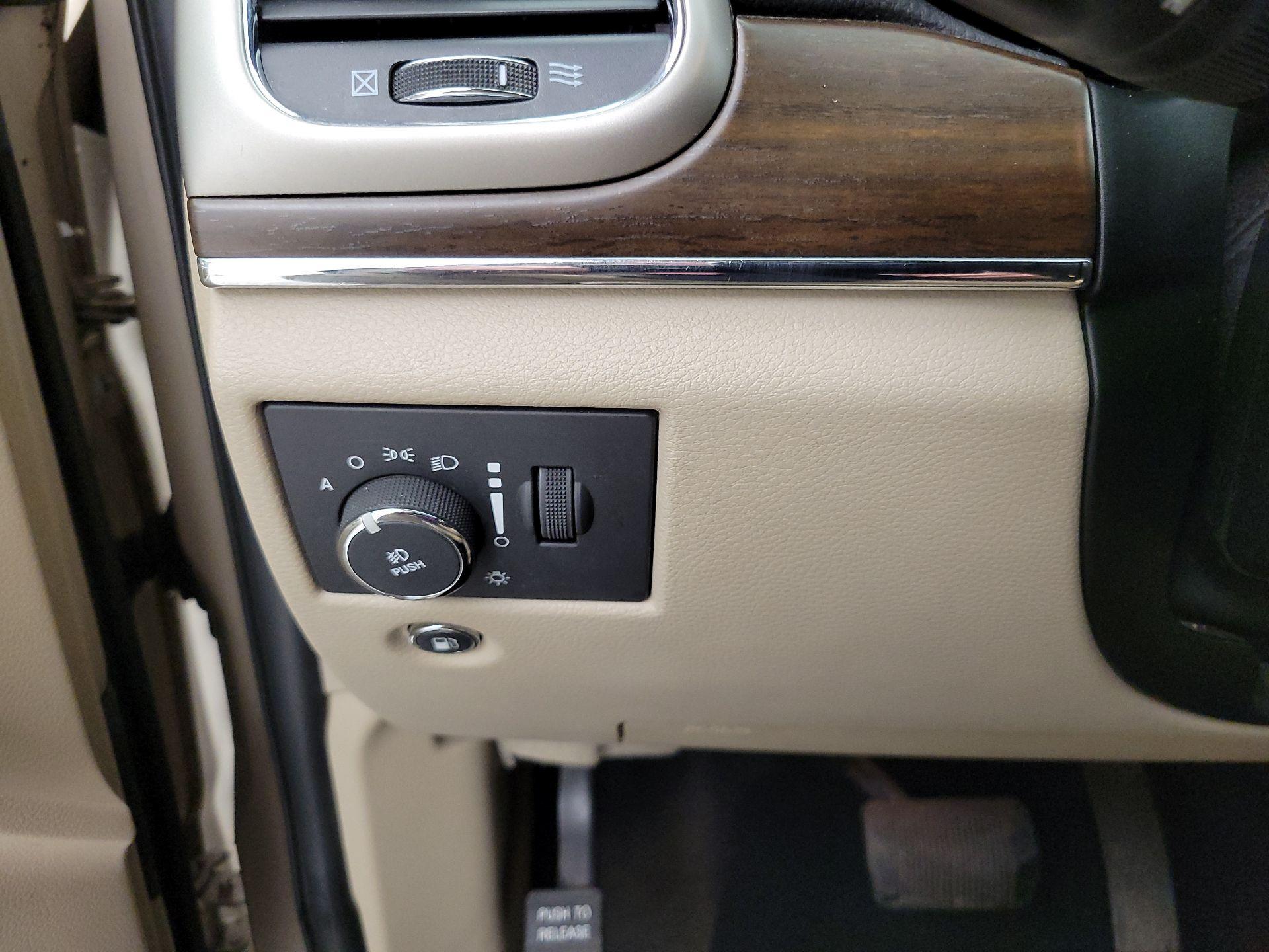 Thumbnail: 2015 Jeep Grand Cherokee - 13